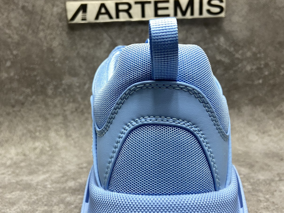 Balenciga Triple S Light Blue