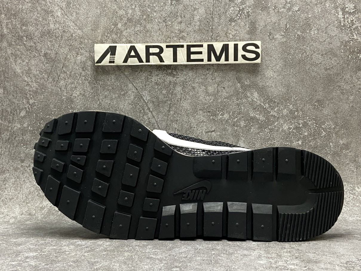 Nike Vaporwaffle Sacai Black White