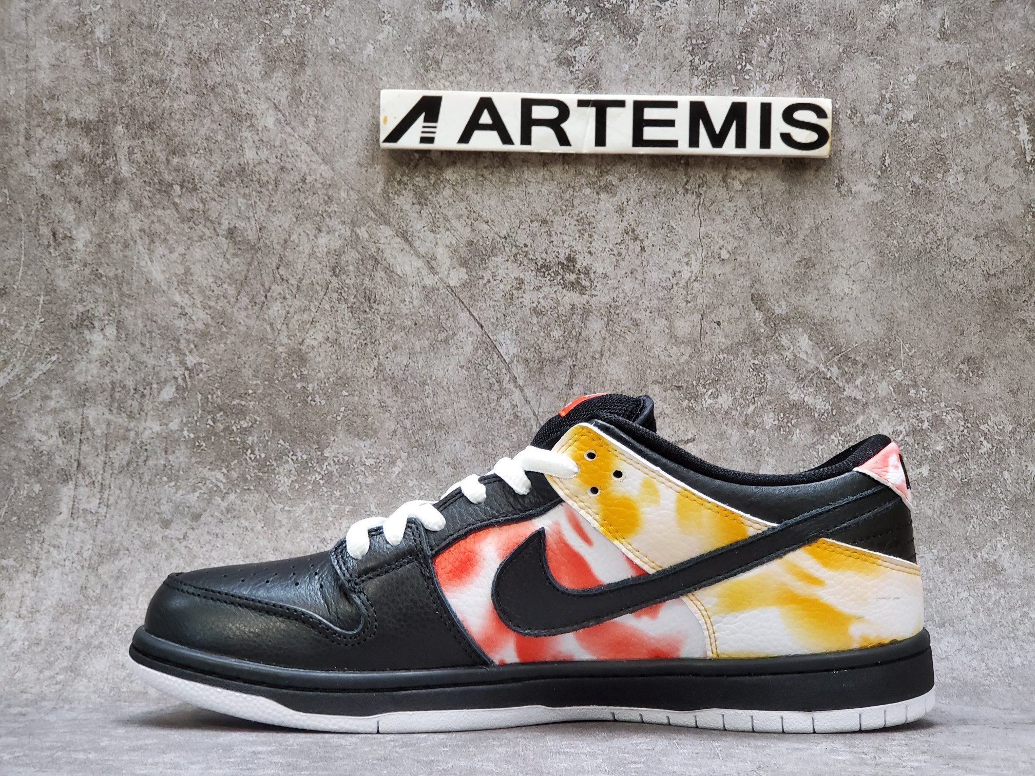 Nike SB Dunk Low