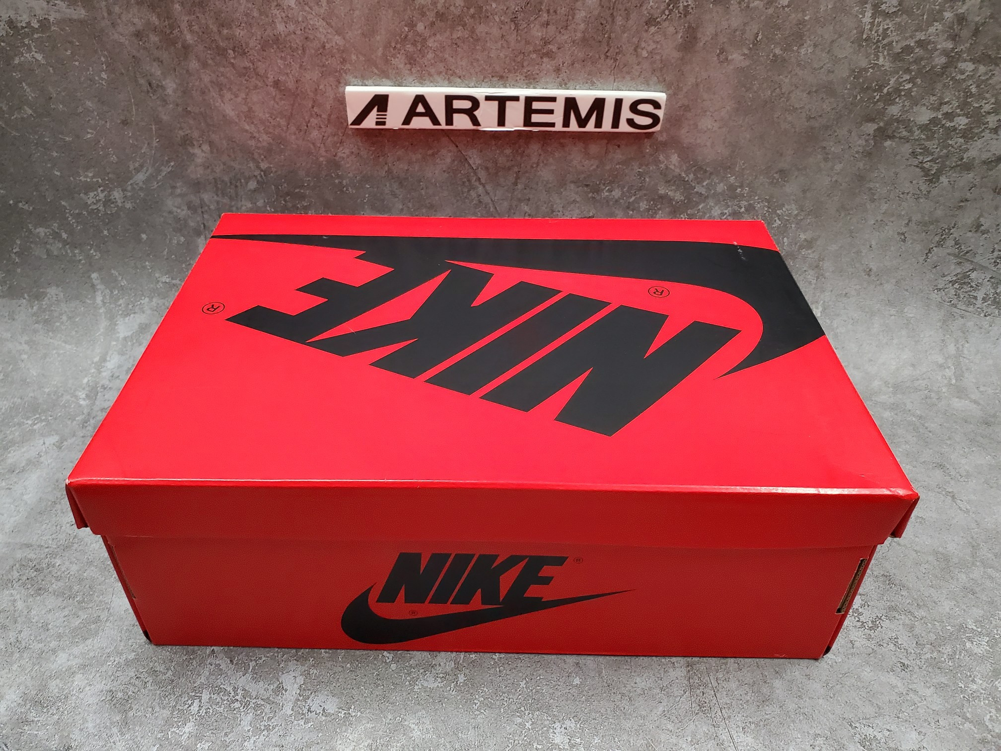 Air Jordan 1 Retro High 85 Varsity Red