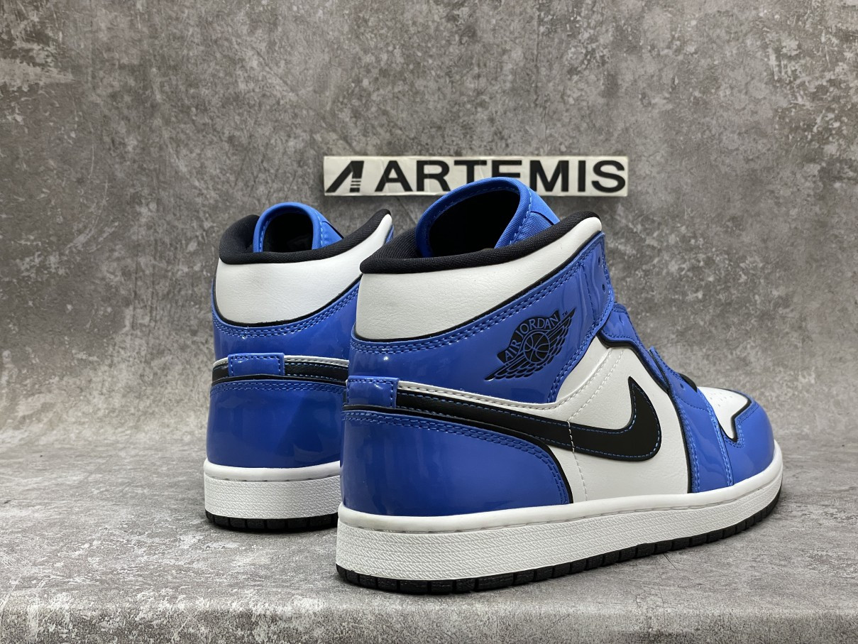 Air Jordan 1 Mid Signal Blue