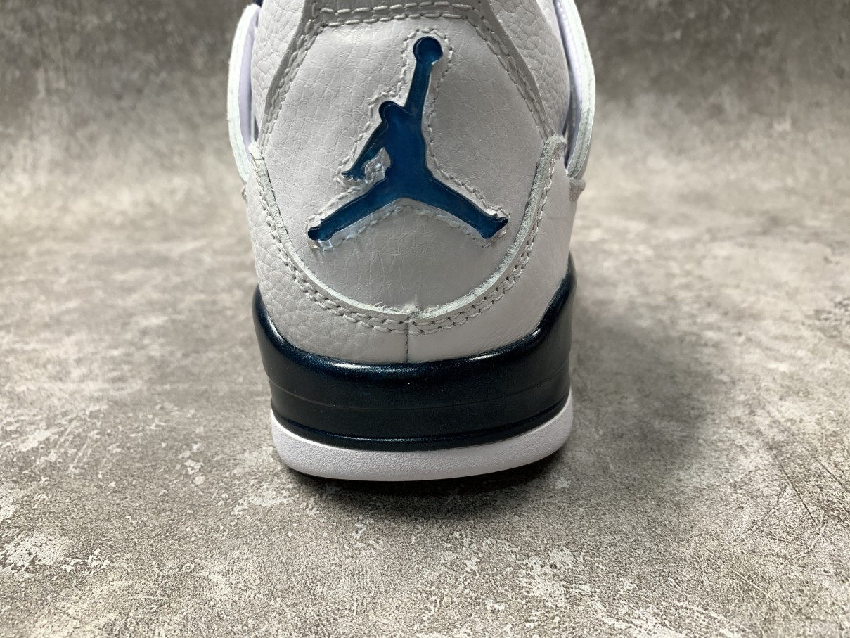 Air Jordan 4 Retro Columbia