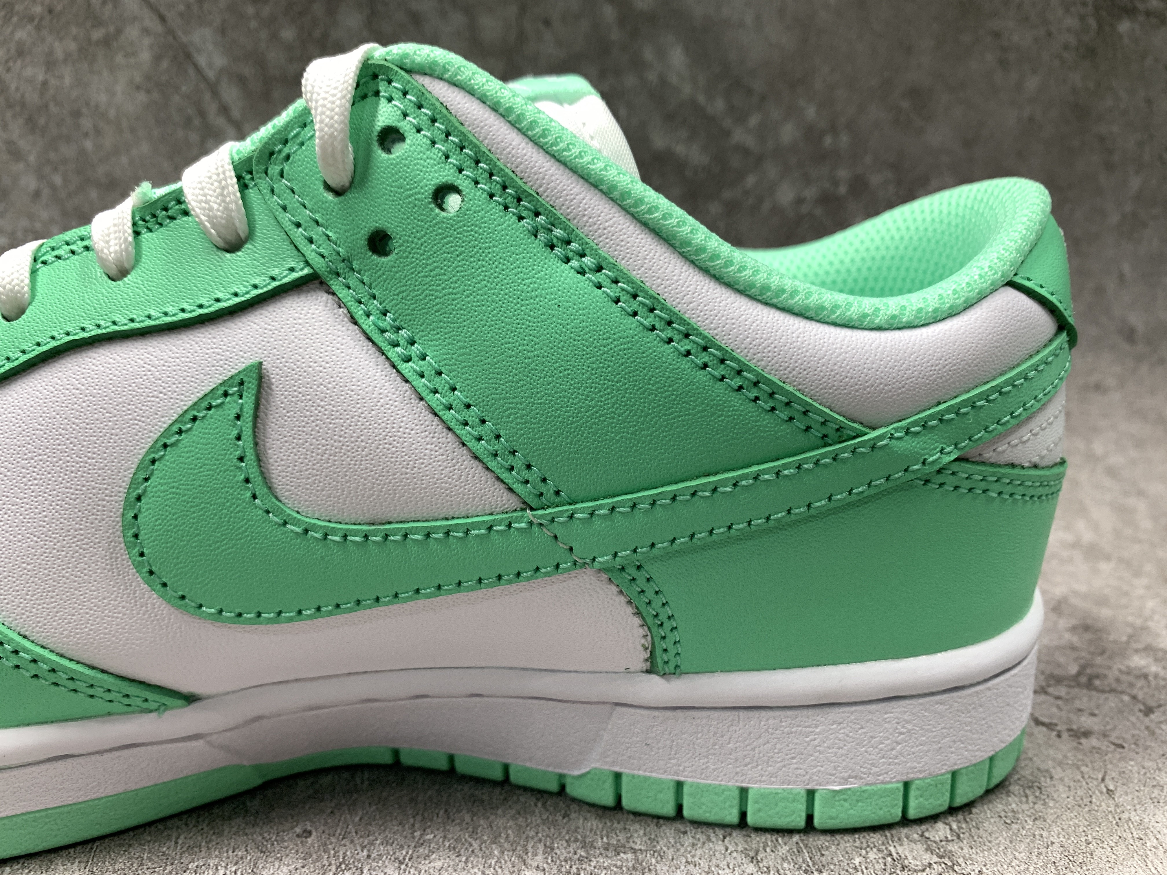 Nike Dunk Low Green Glow