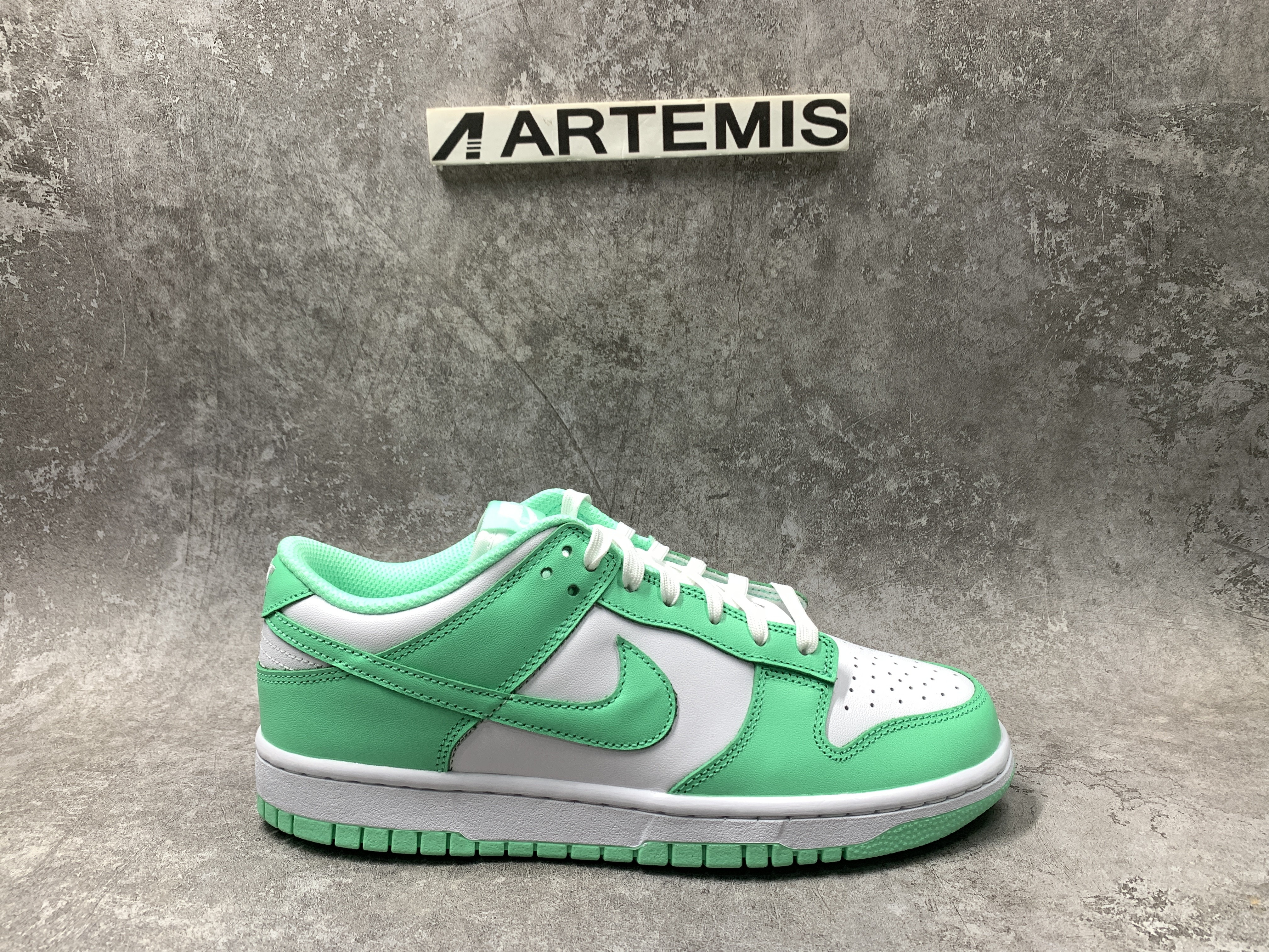 Nike Dunk Low Green Glow