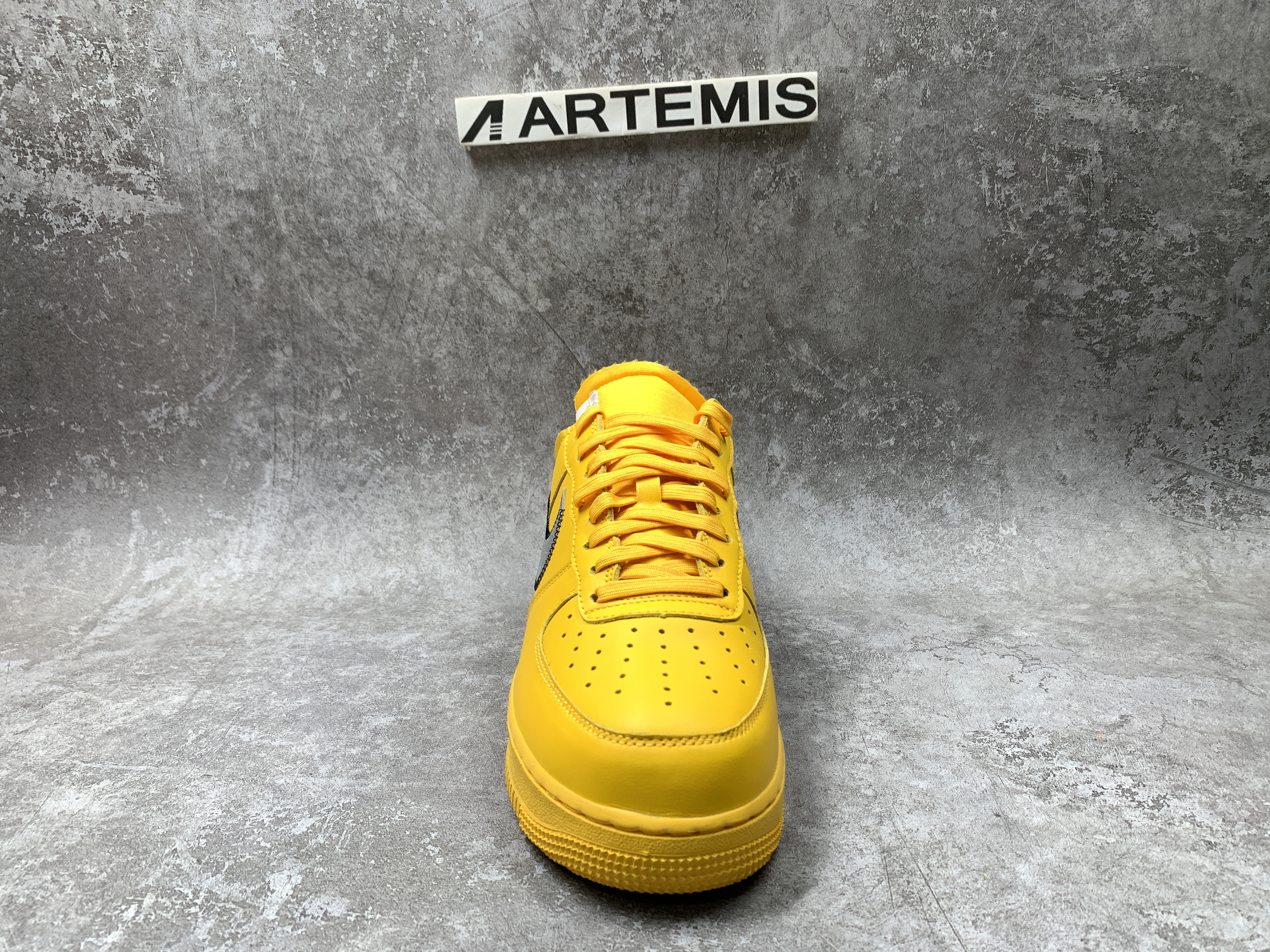 Air Force 1 x Off-White Low University Gold