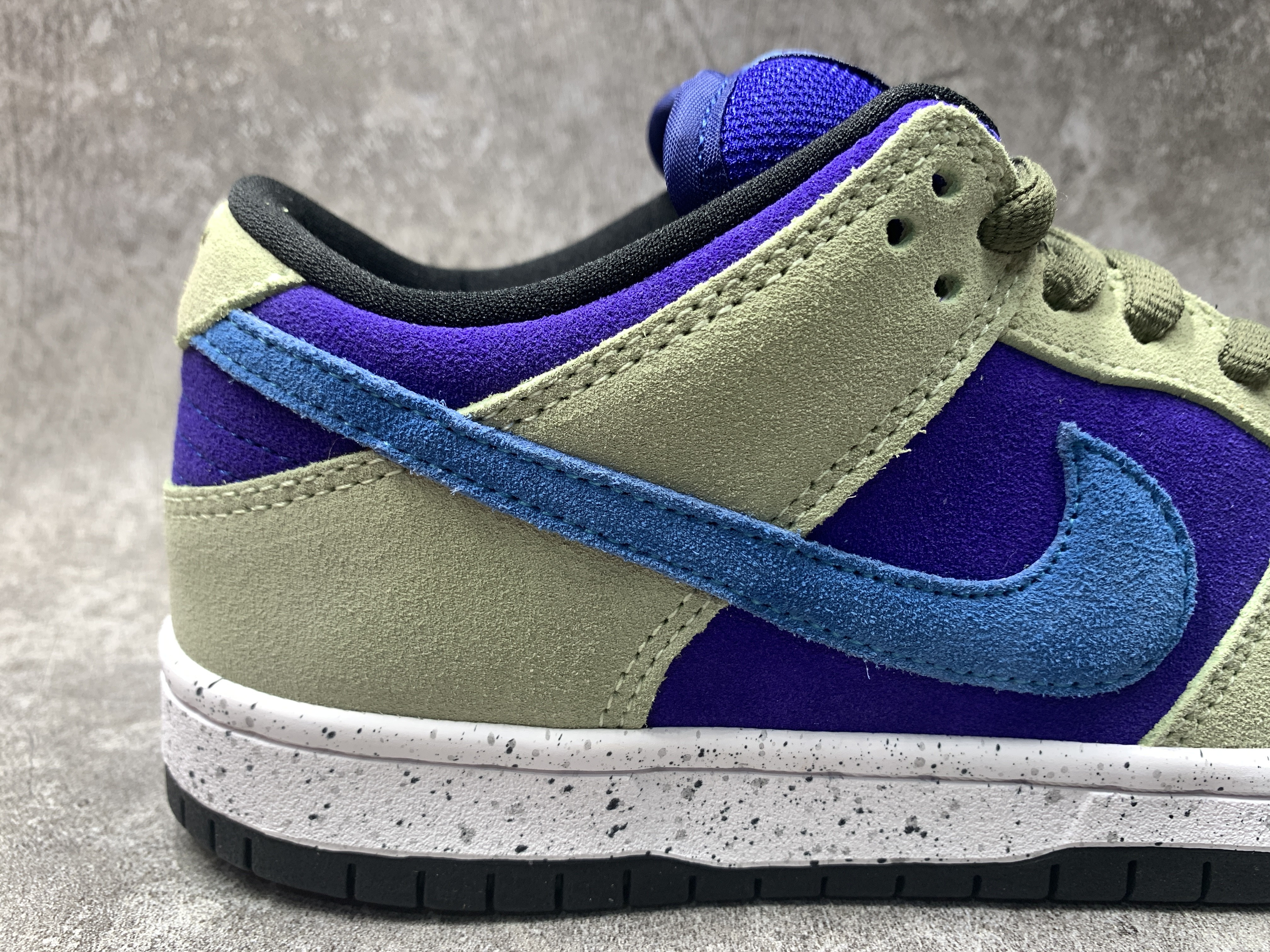 Nike Dunk Low SB Celadon