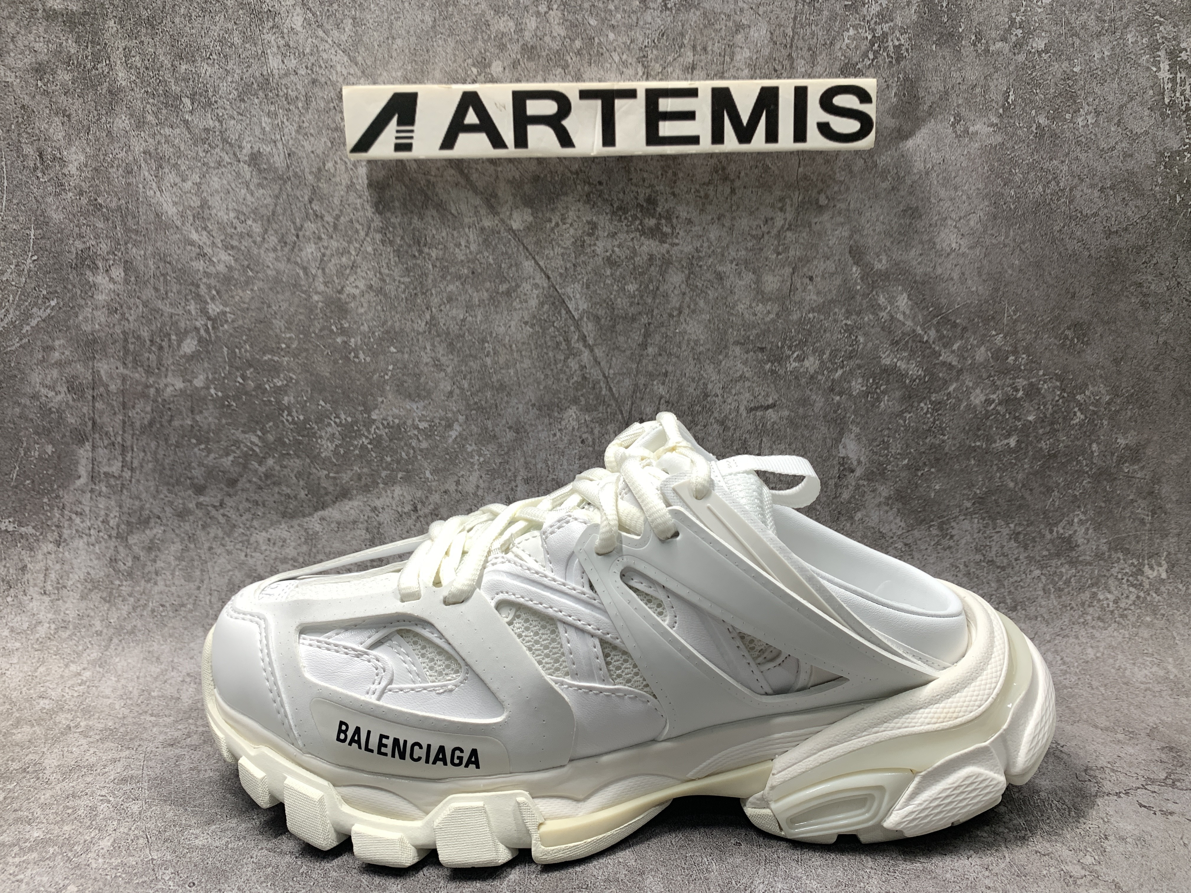 Balenciga Track Mule White