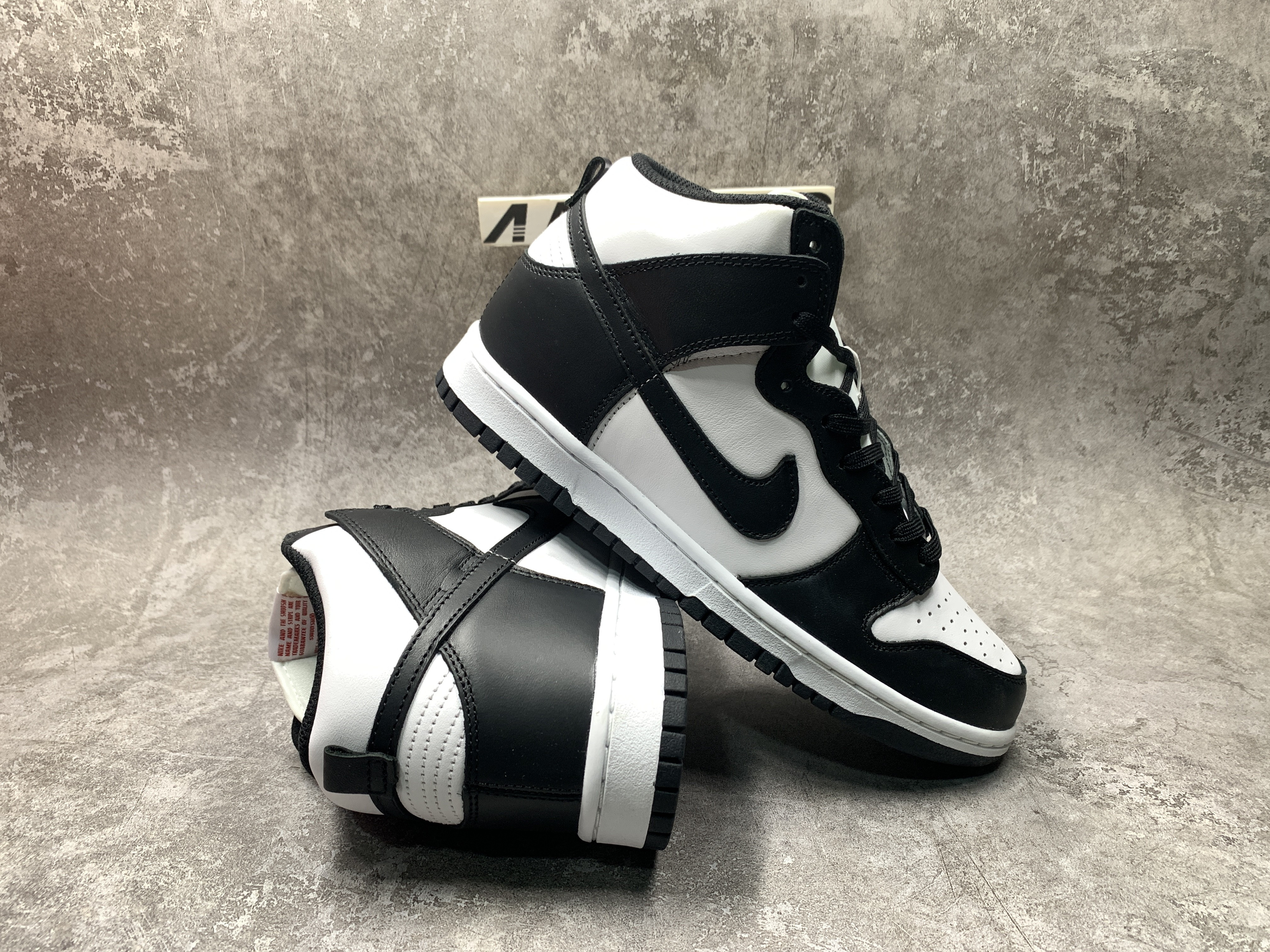 Nike Dunk High Panda