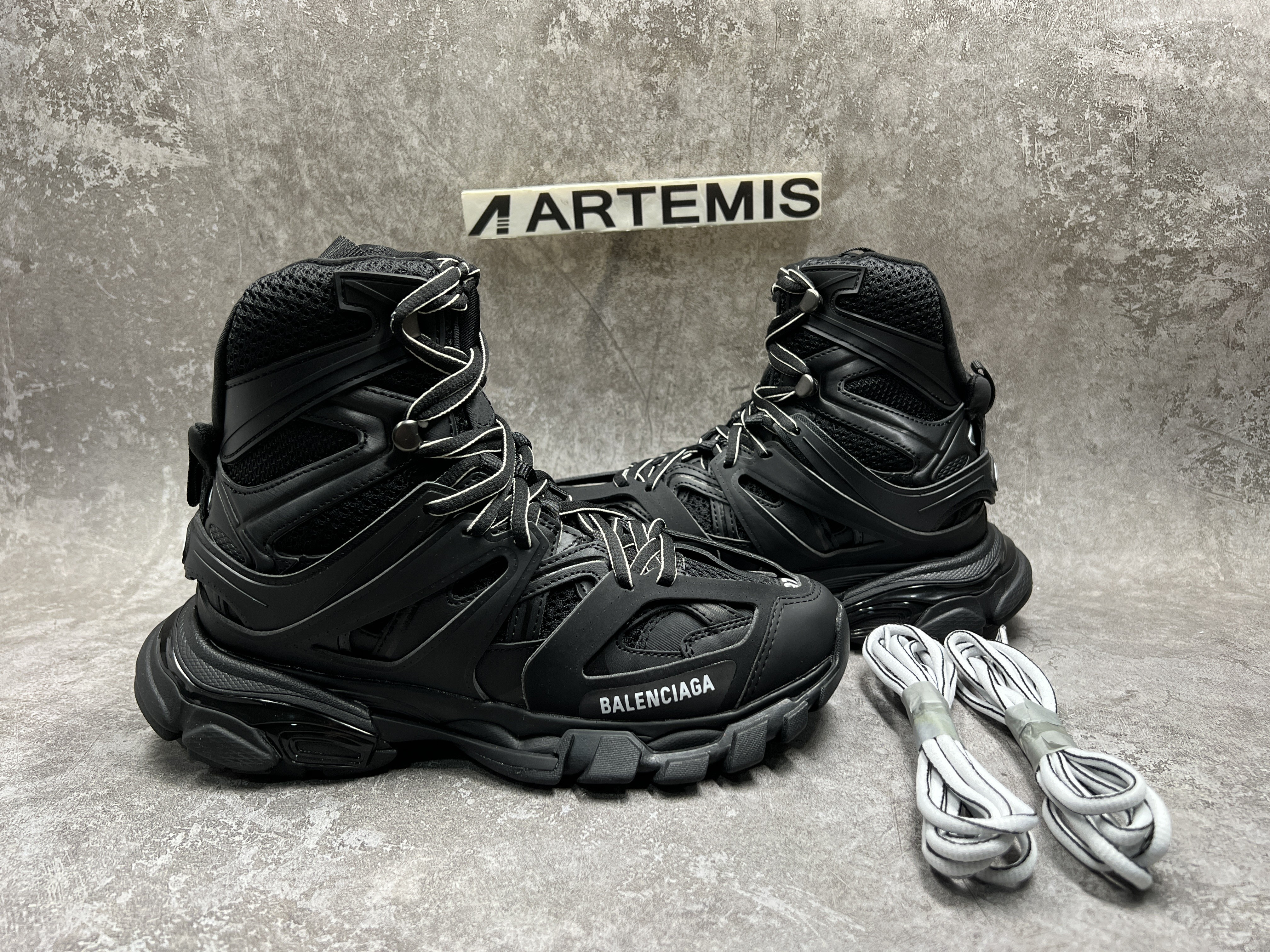 Balenciga Track Hike Black
