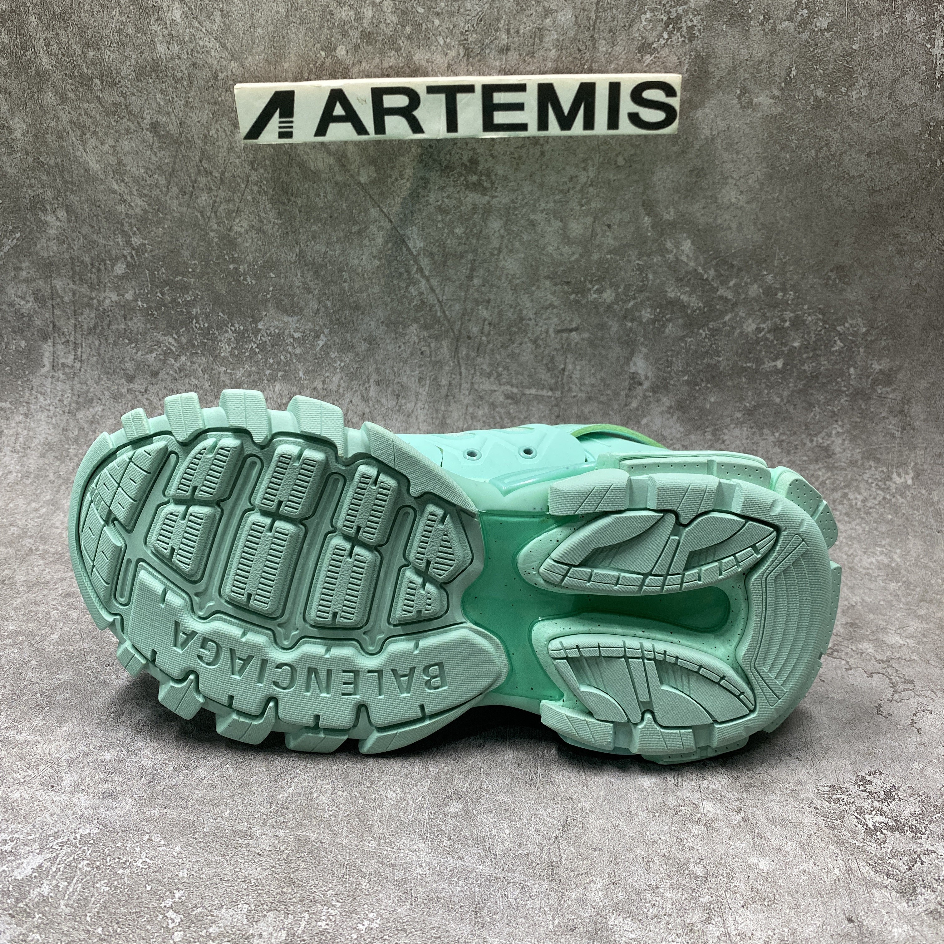 Balenciga Wmns Track Trainer Light Blue