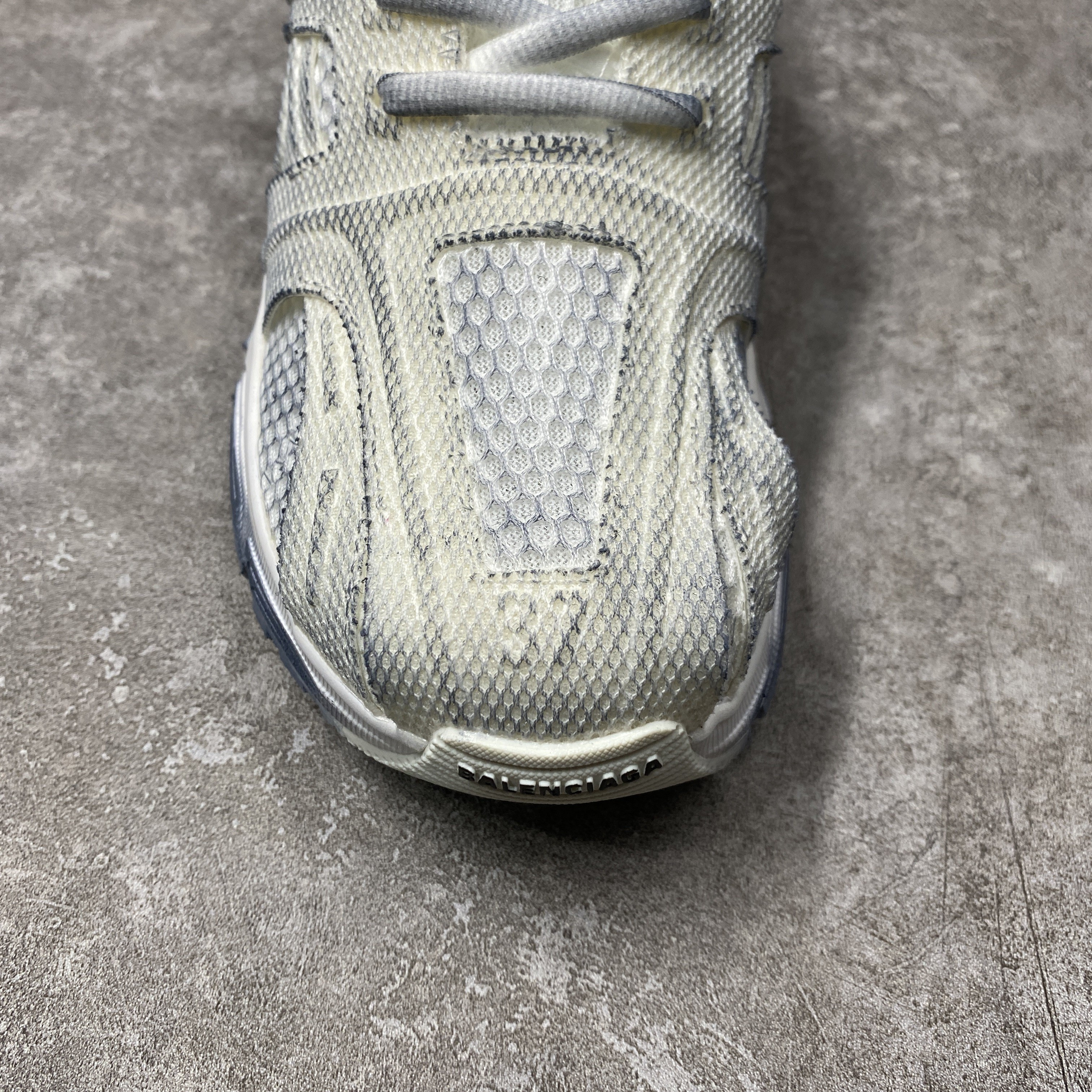balenciga phanT0m trainers washed white