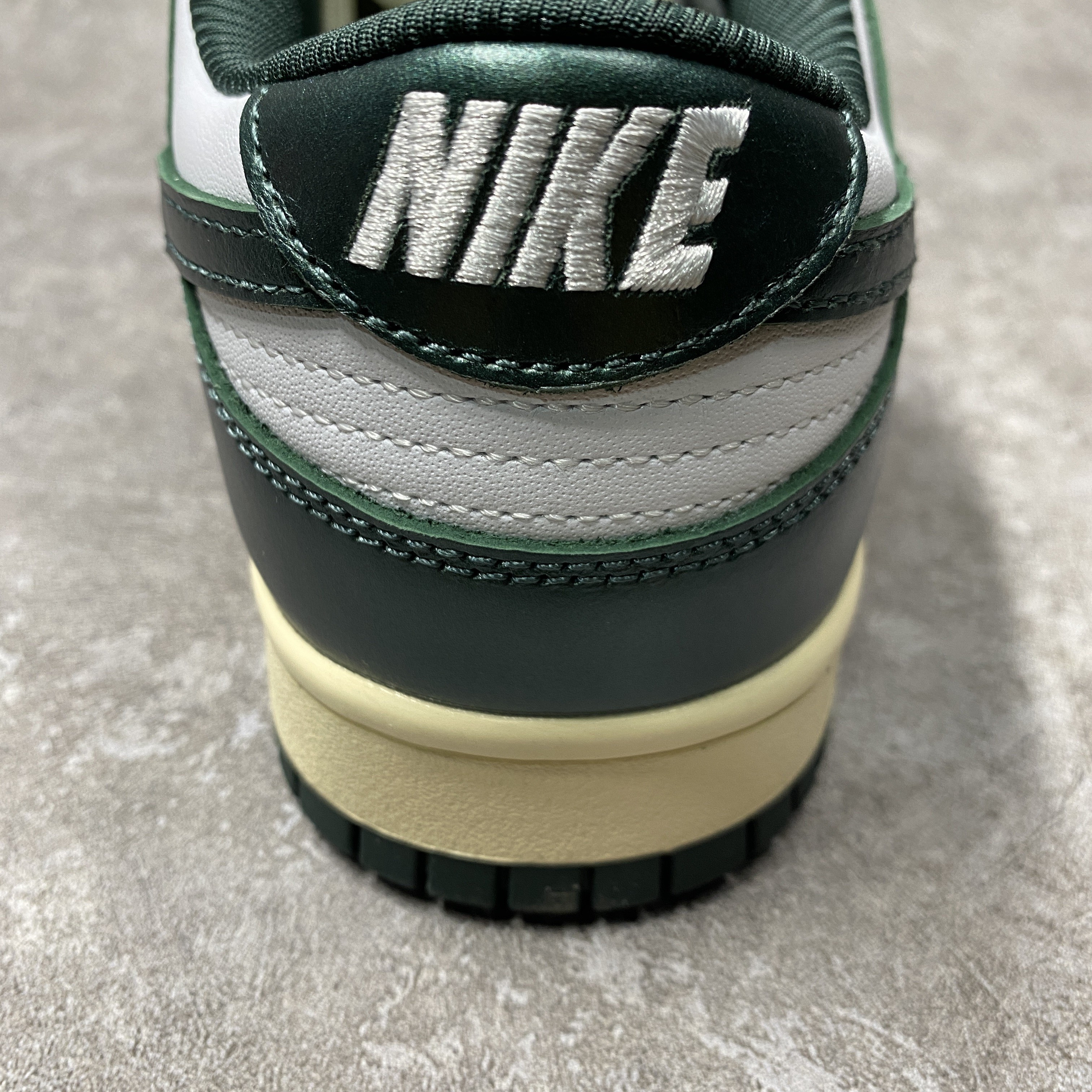 Nike Dunk Low Vintage Green