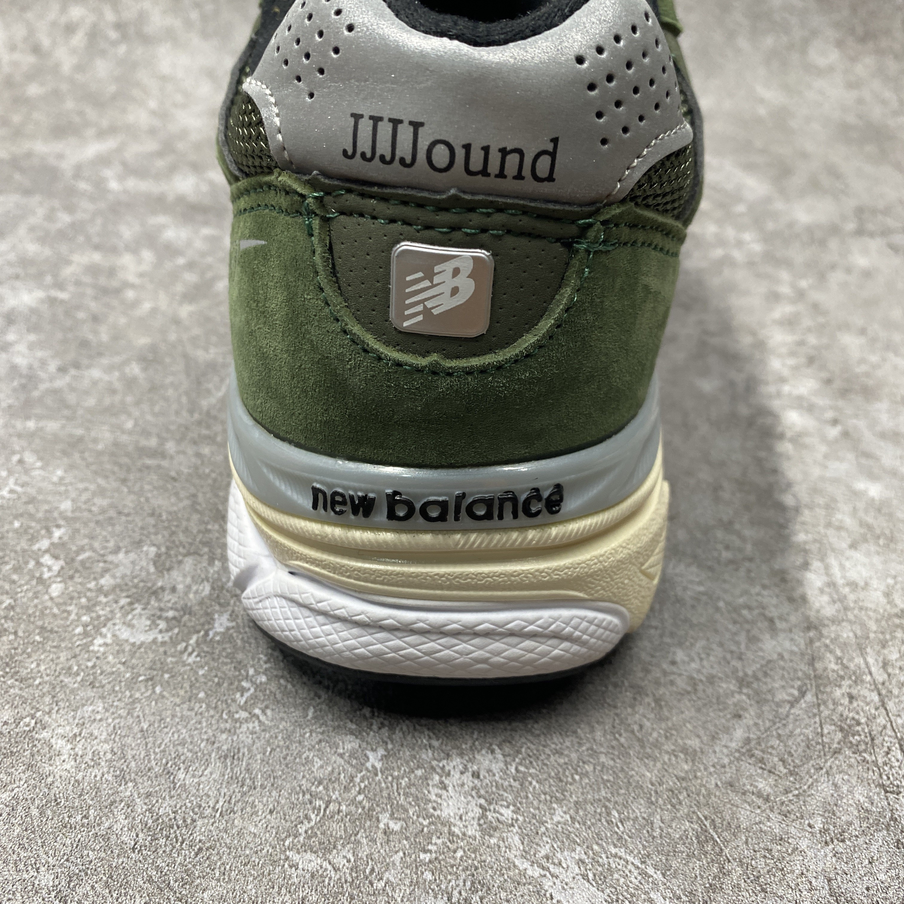 new Ba1an*e 990v3 jjjjound olive