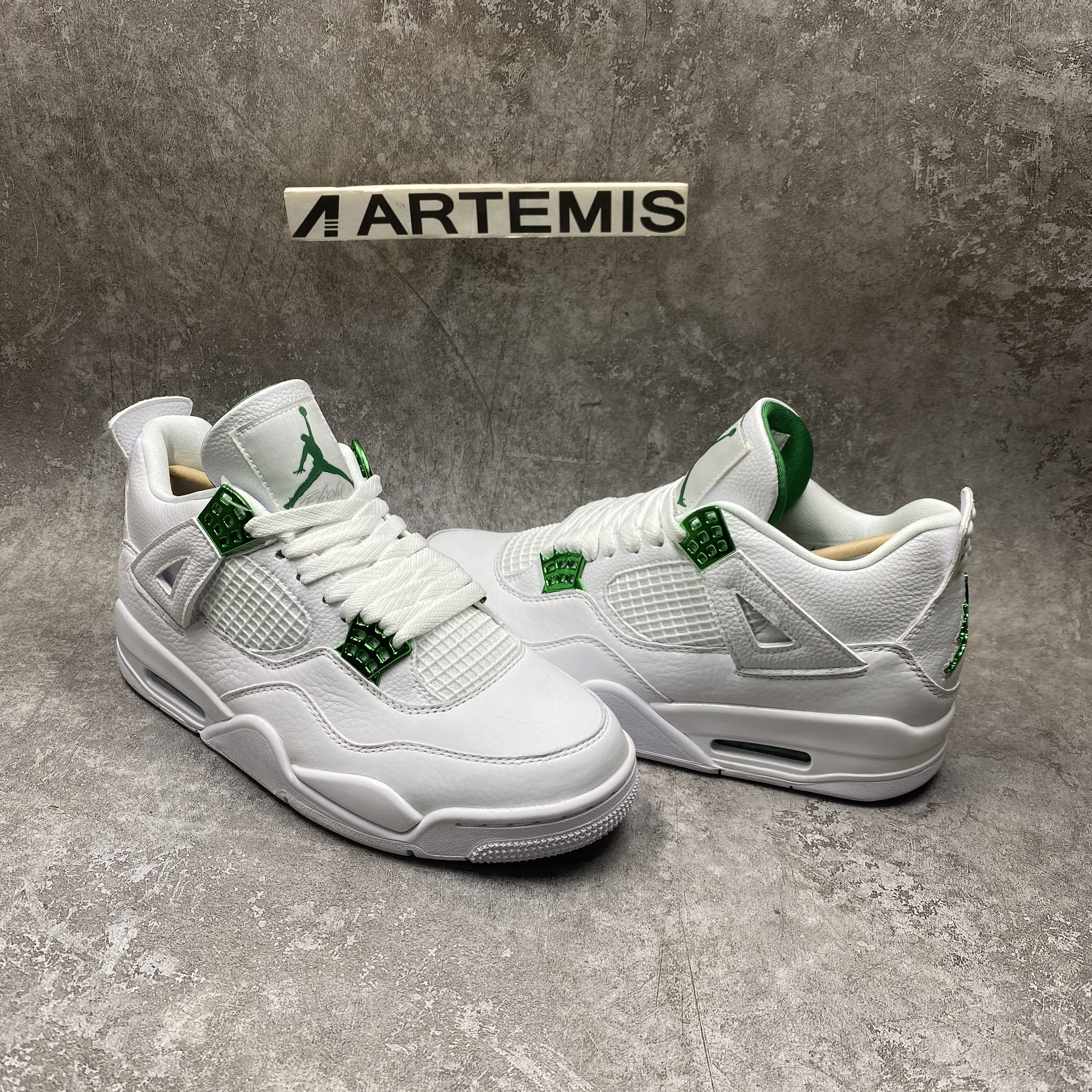 Air Jordan 4 Retro Metallic Green