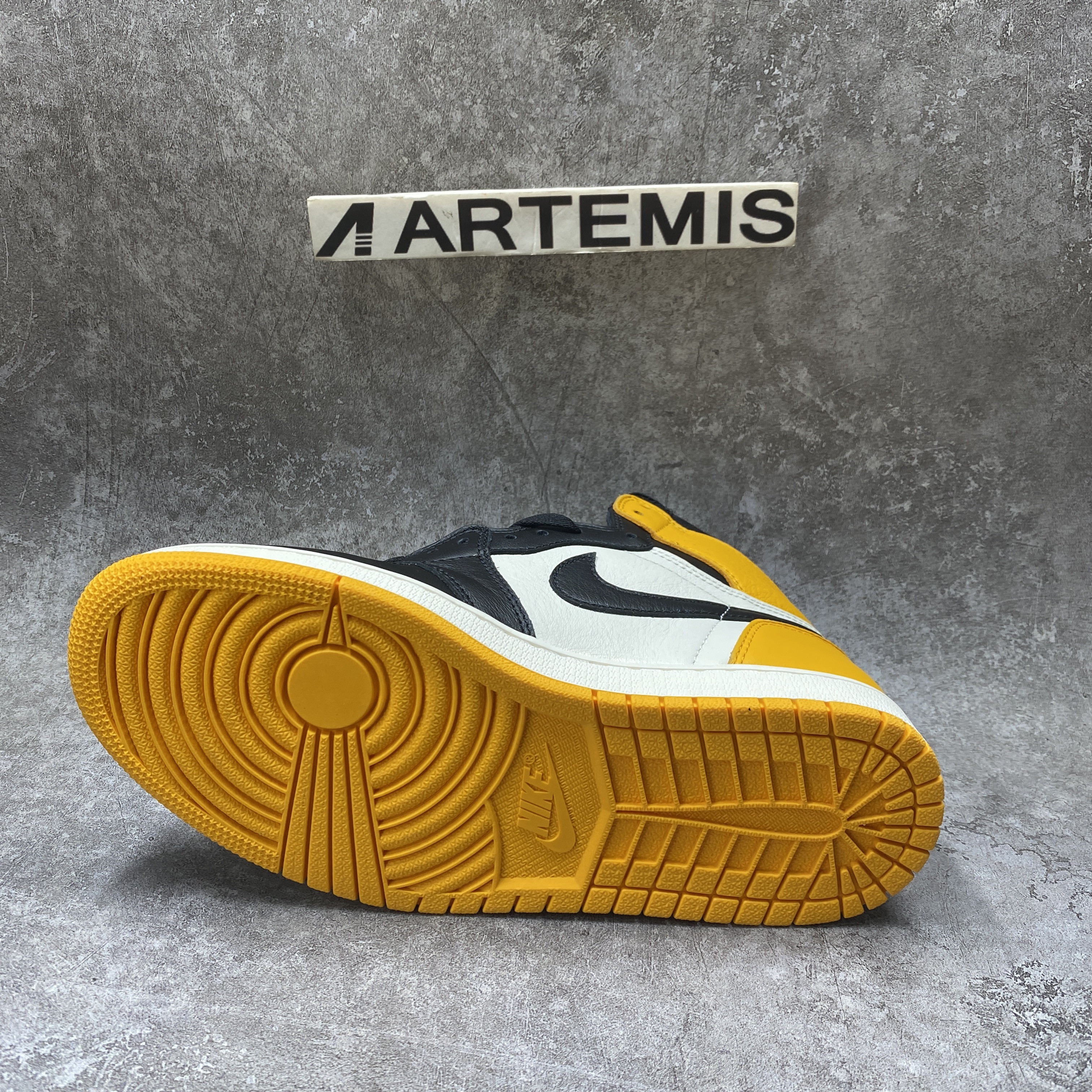 Air Jordan 1 High OG Yellow Toe