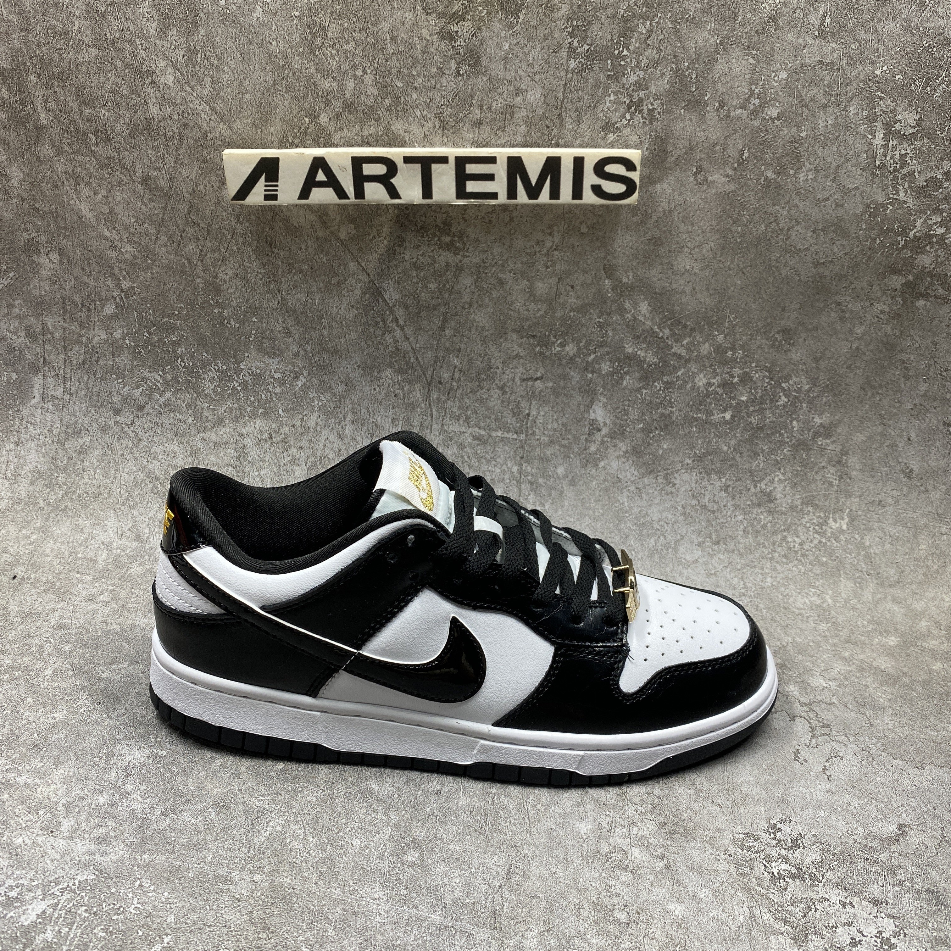 Nike Dunk Low World Champ