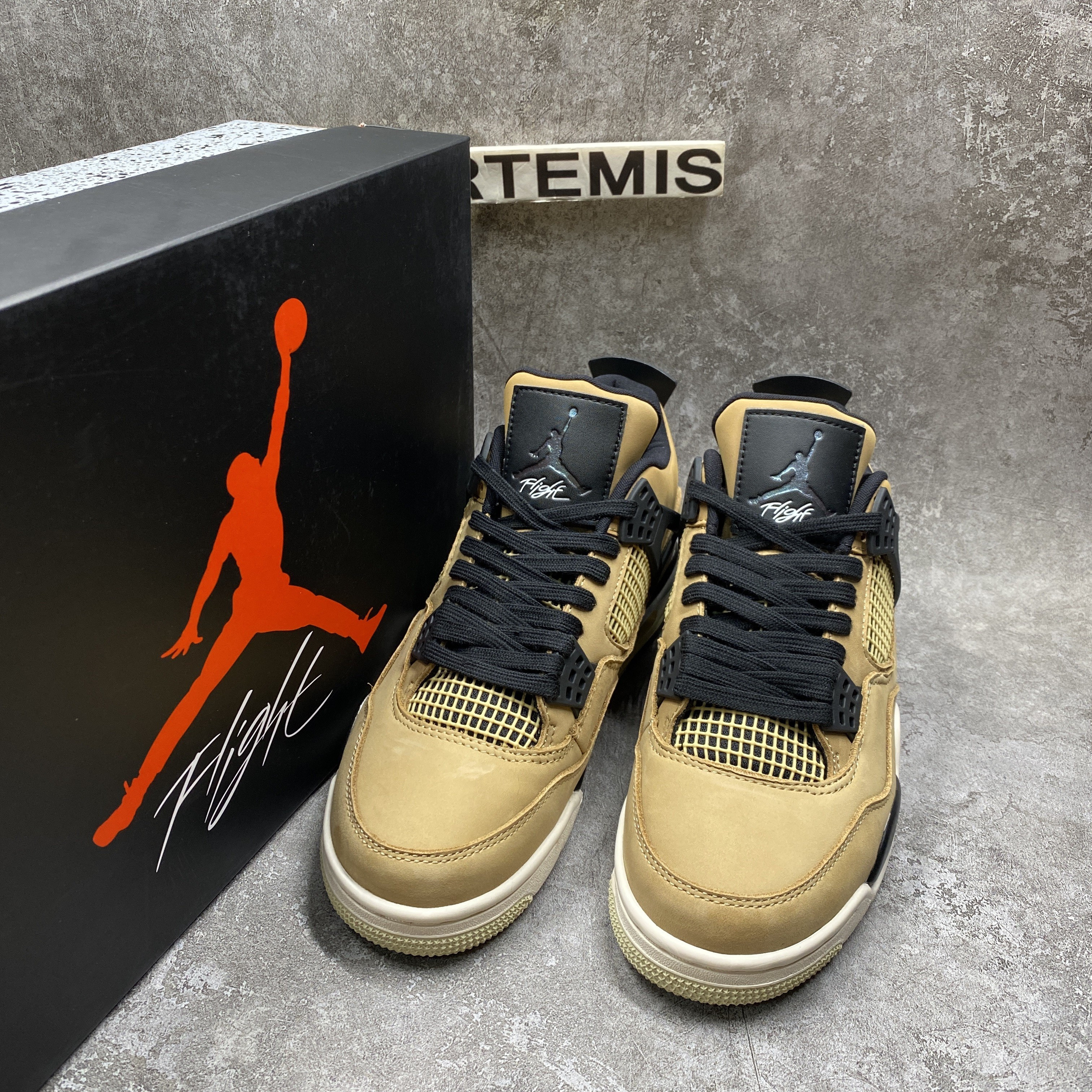 Air Jordan 4 Retro Fossil