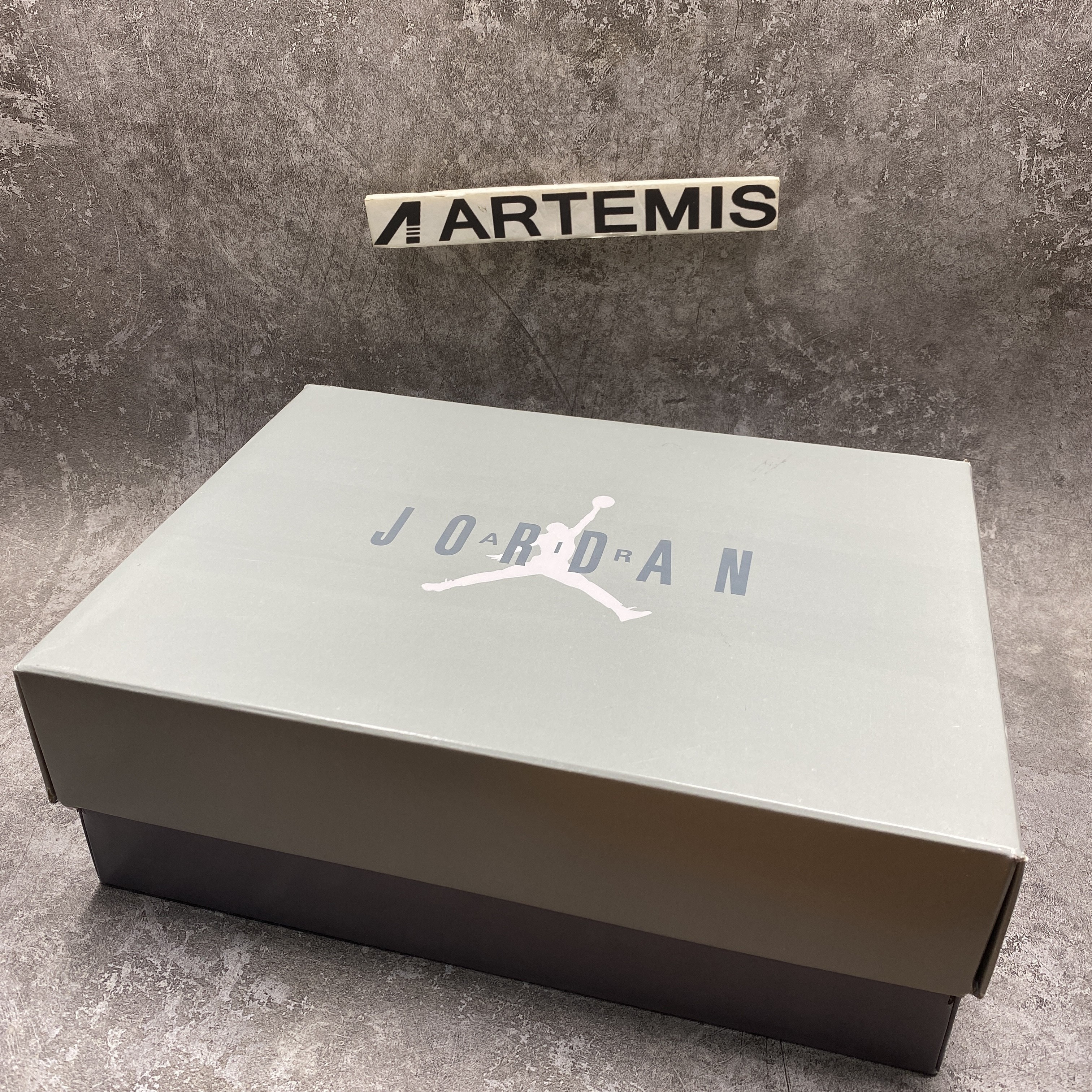 Air Jordan 11 Retro Cool Grey 2021
