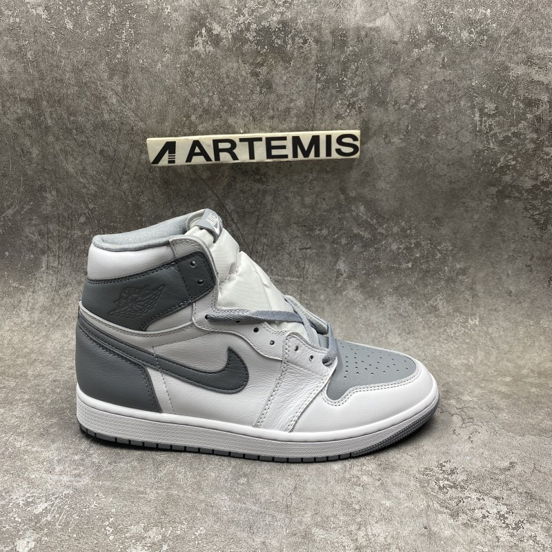 Air Jordan 1 Retro High OG Stealth