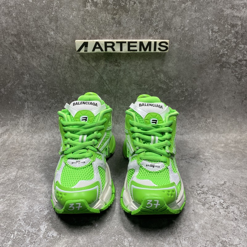 Balenciga Runner Sneaker in Green