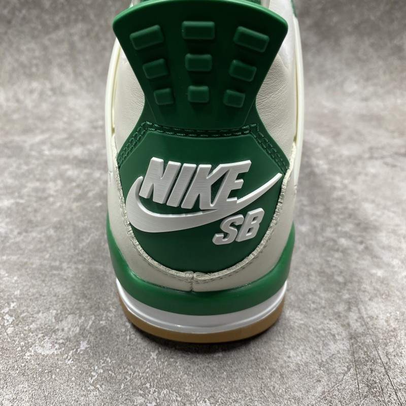 Air Jordan 4 Retro SB Pine Green