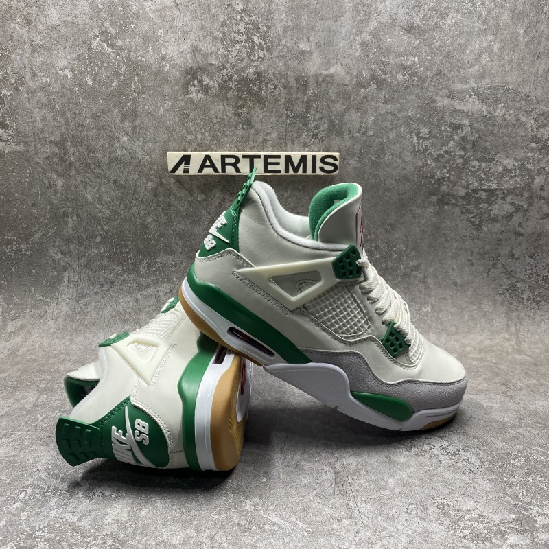 Air Jordan 4 Retro SB Pine Green