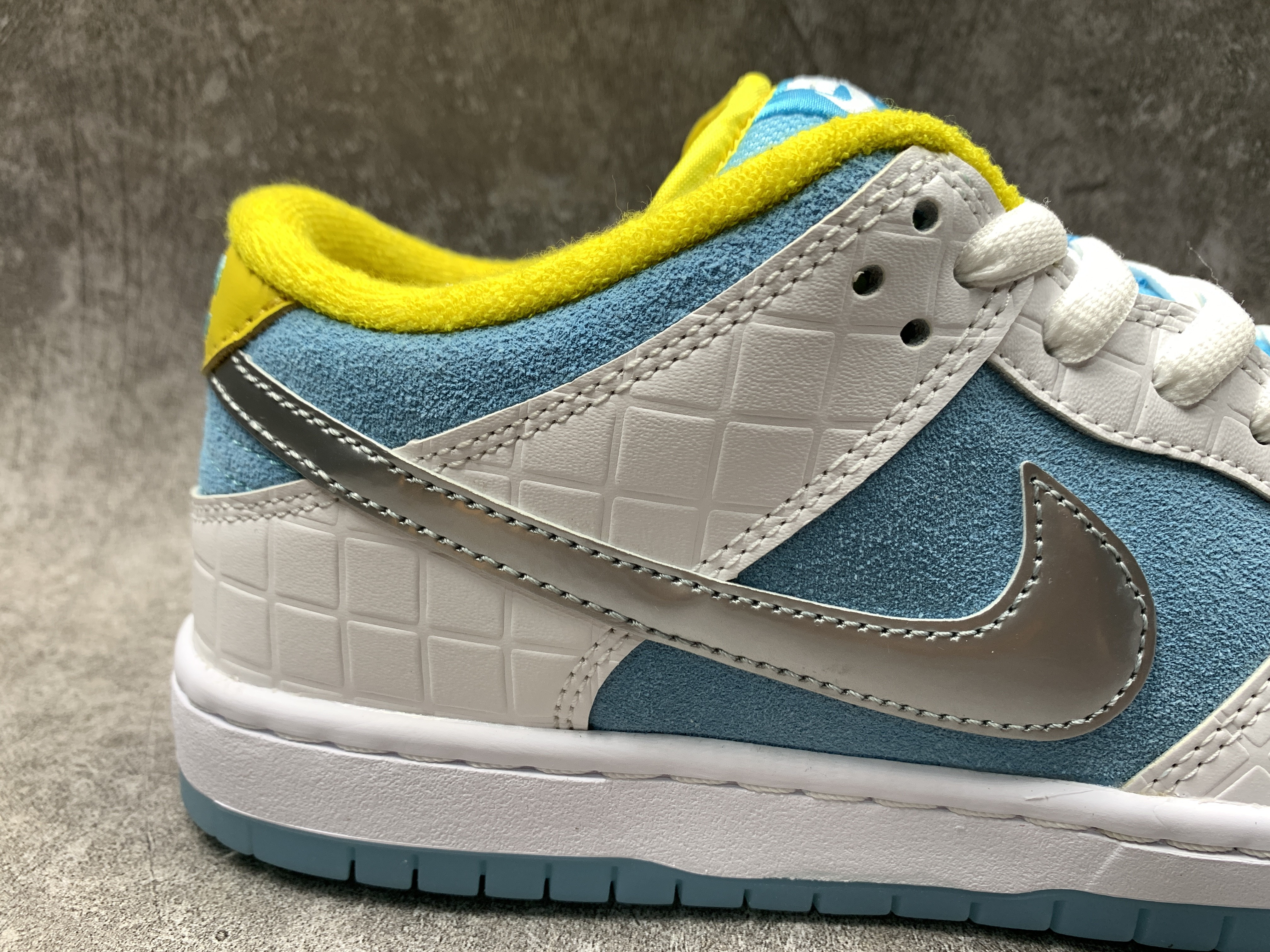 Nike SB Dunk Low FTC Lagoon Pulse