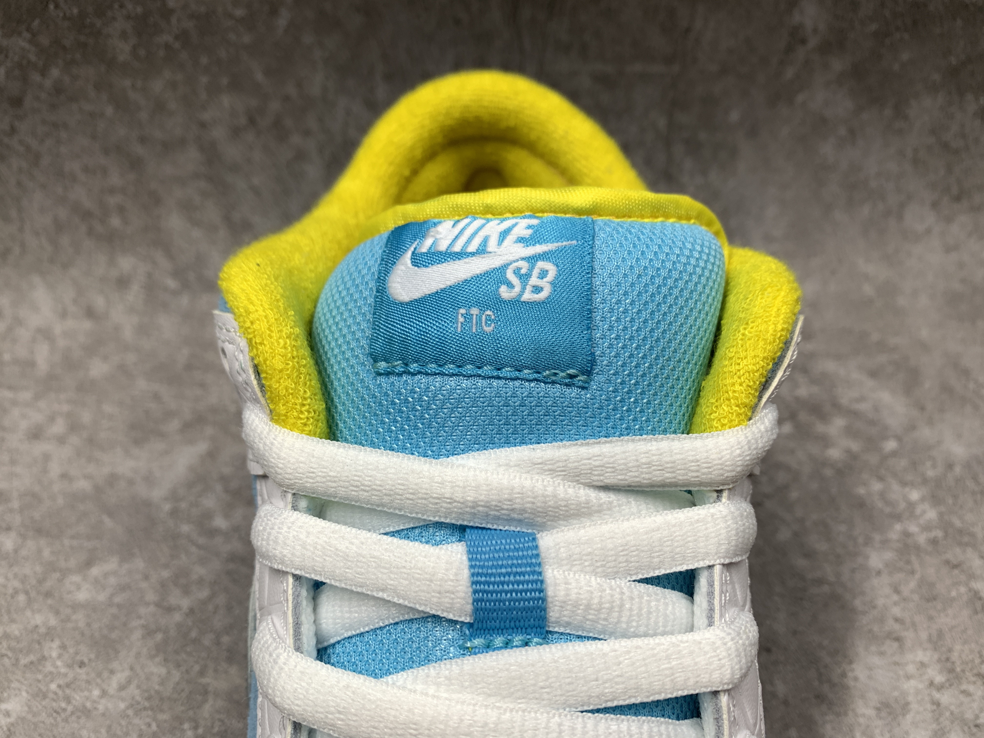 Nike SB Dunk Low FTC Lagoon Pulse