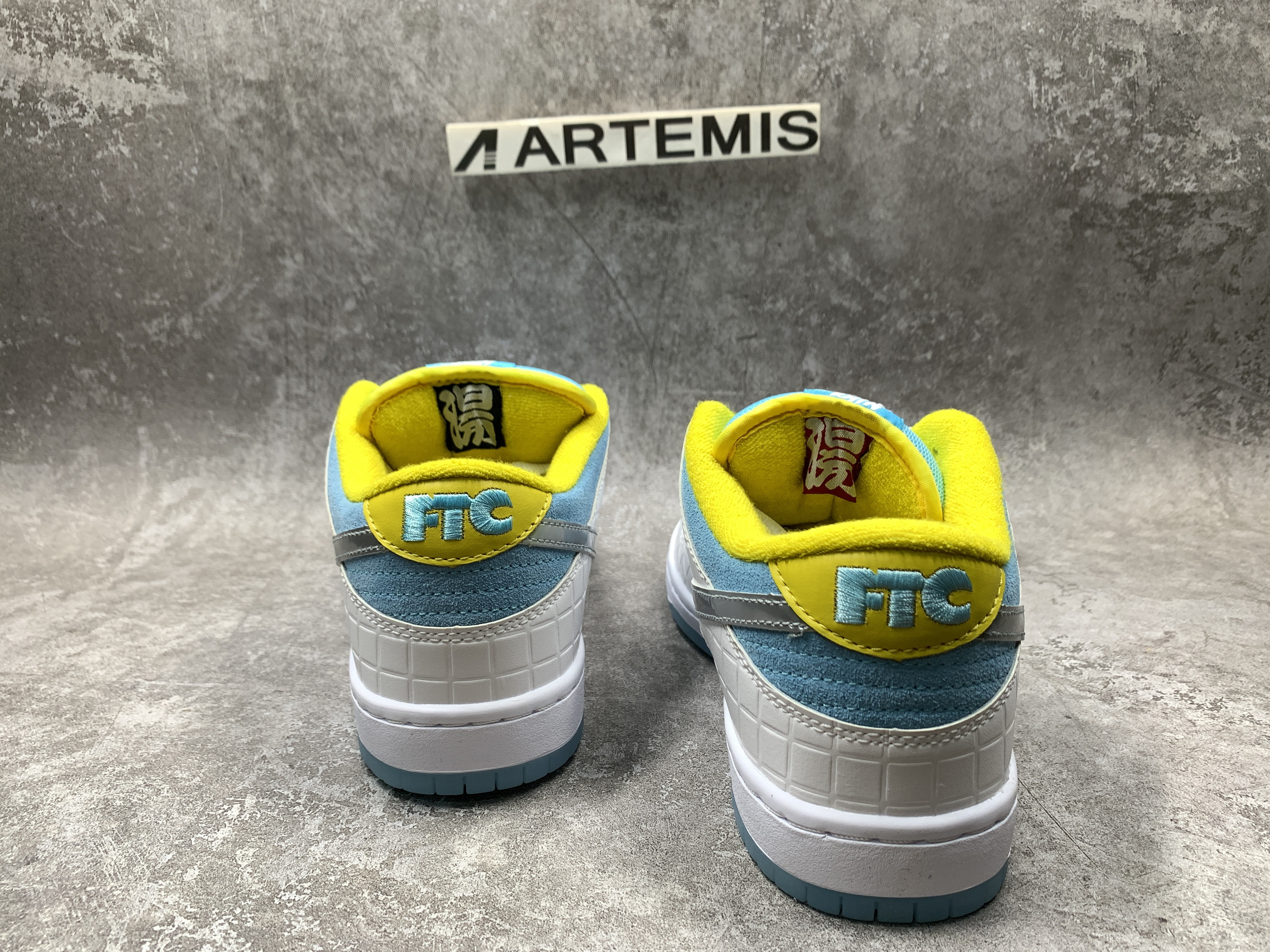 Nike SB Dunk Low FTC Lagoon Pulse
