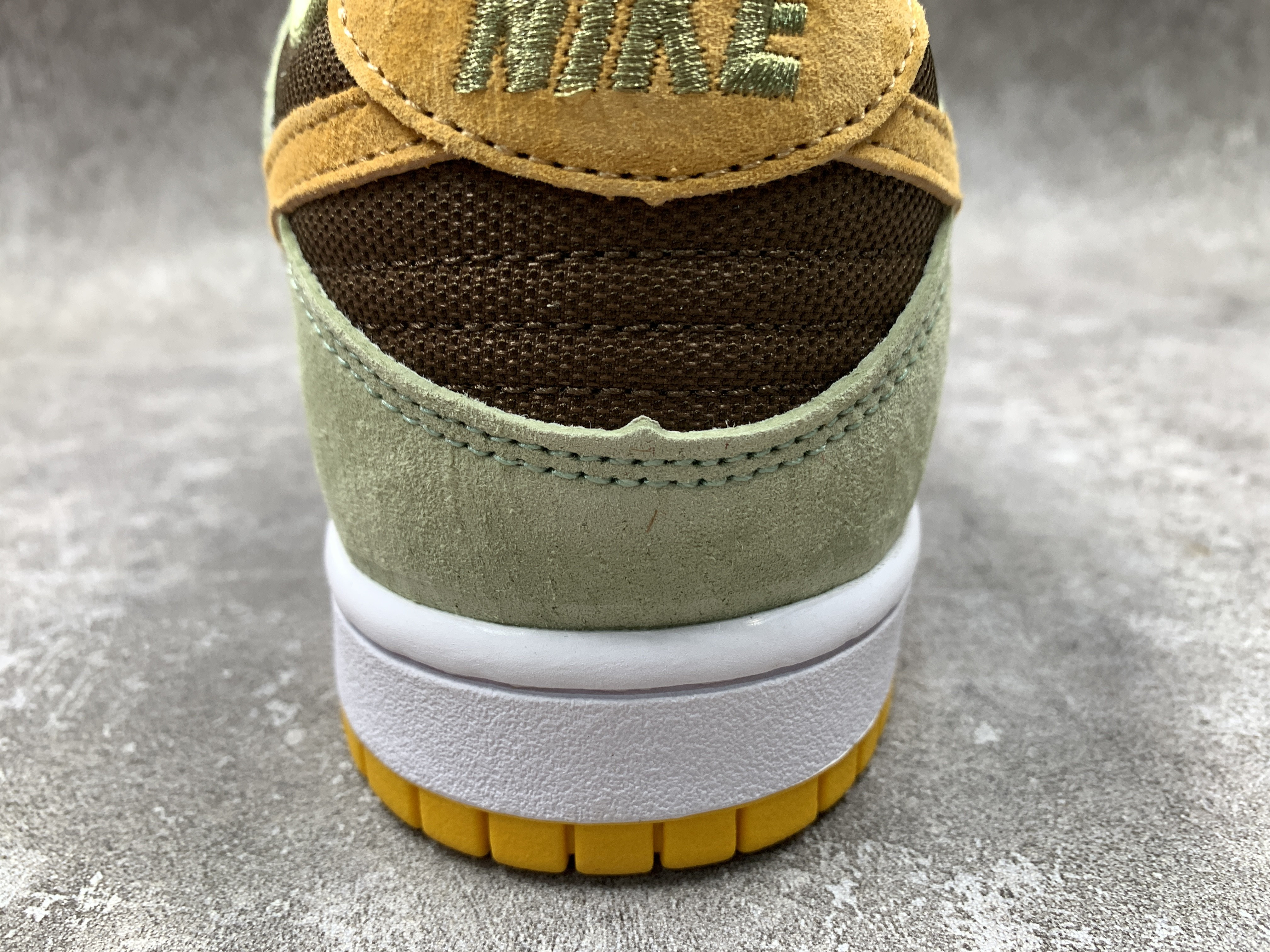 Nike Dunk Low Dusty Olive