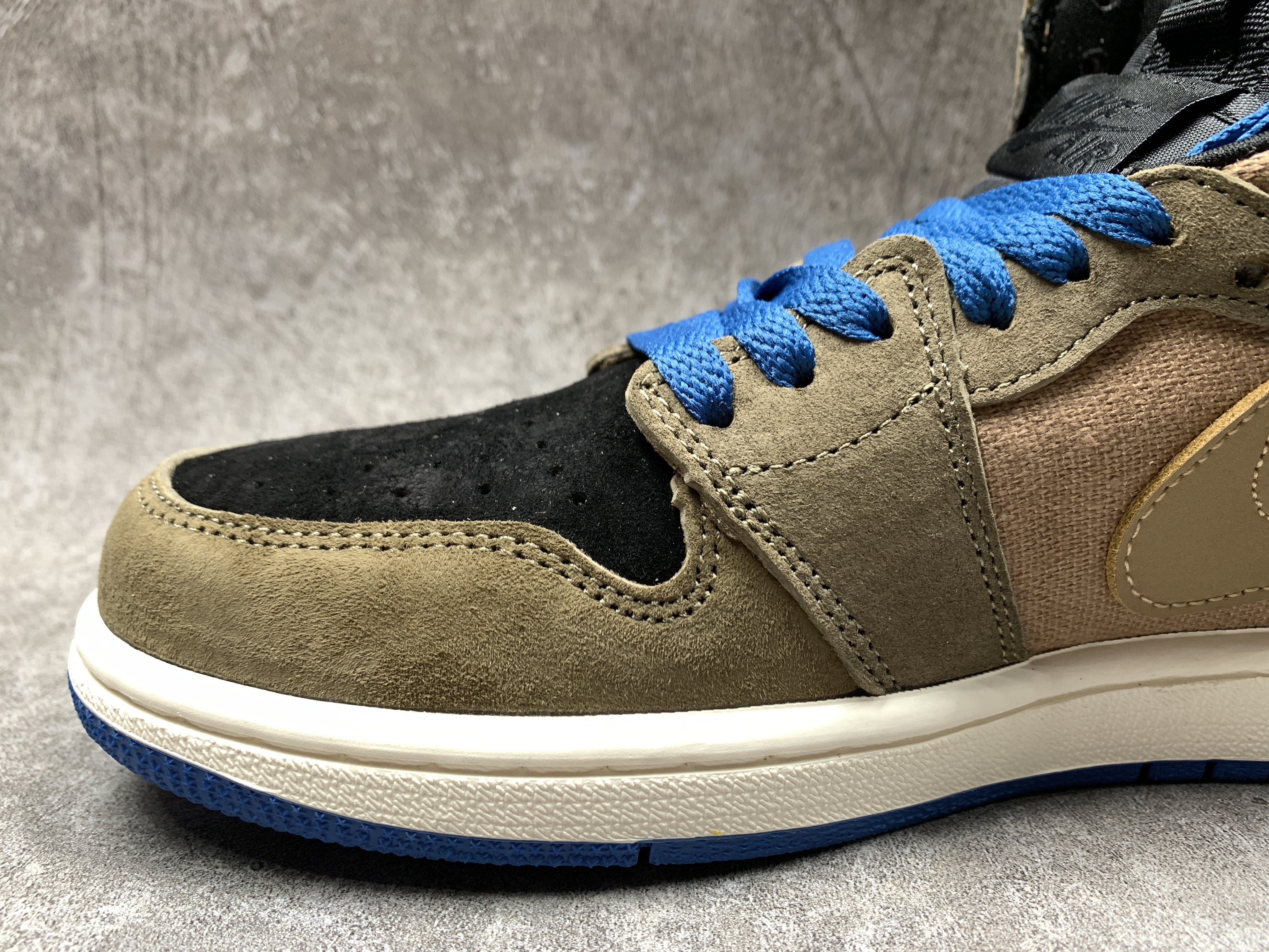 Air Jordan 1 High Switch Lets You Go From High To Low With Zippers