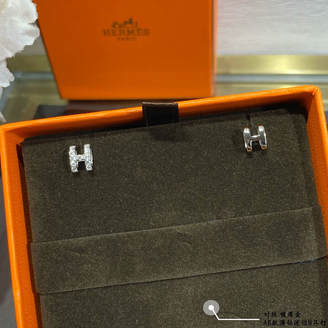 H**mes ab style fully di*m*nd-encrusted h stud earrings