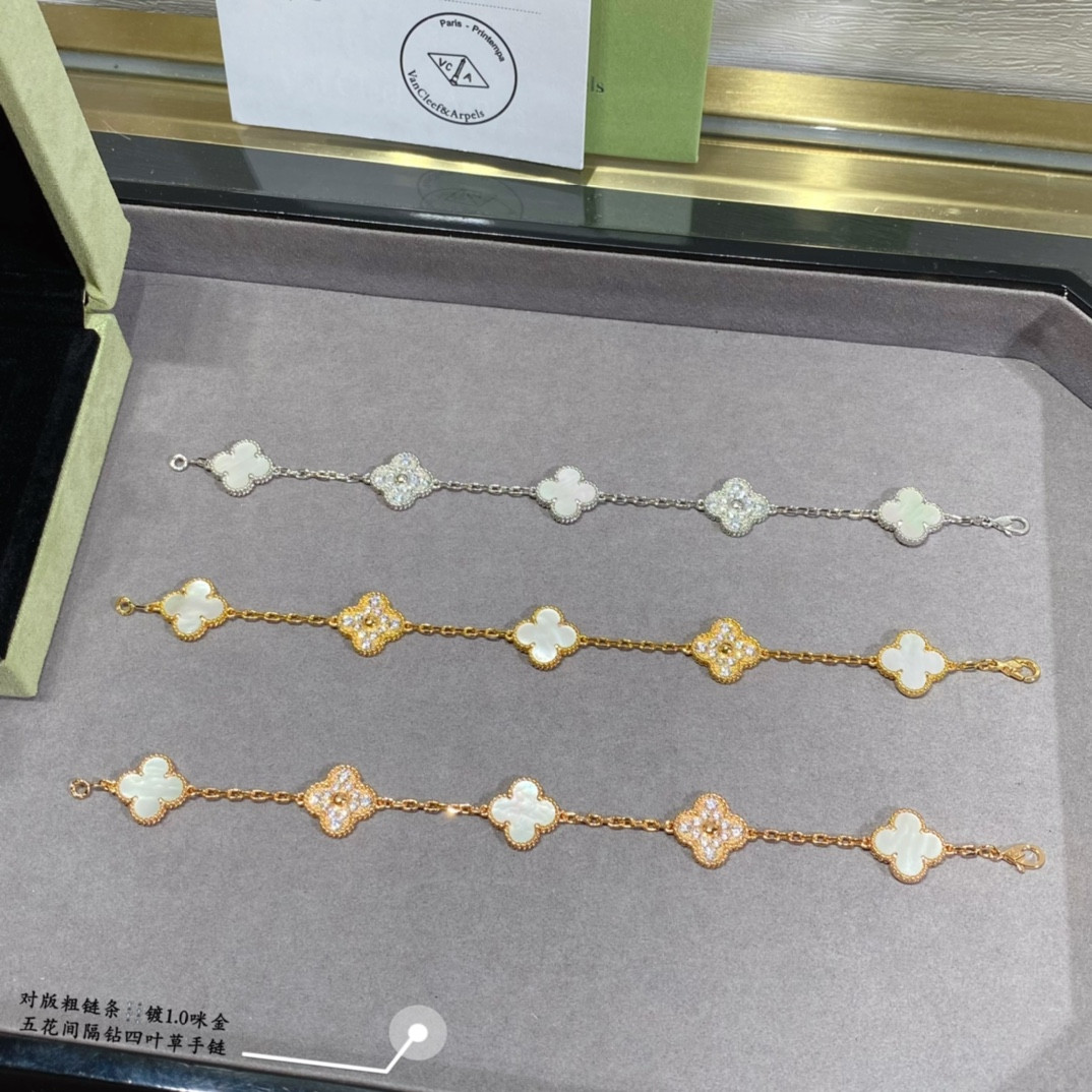 v*n cl*f & arpels interval Di*m*nd five-flower four-leaf clover bracelet