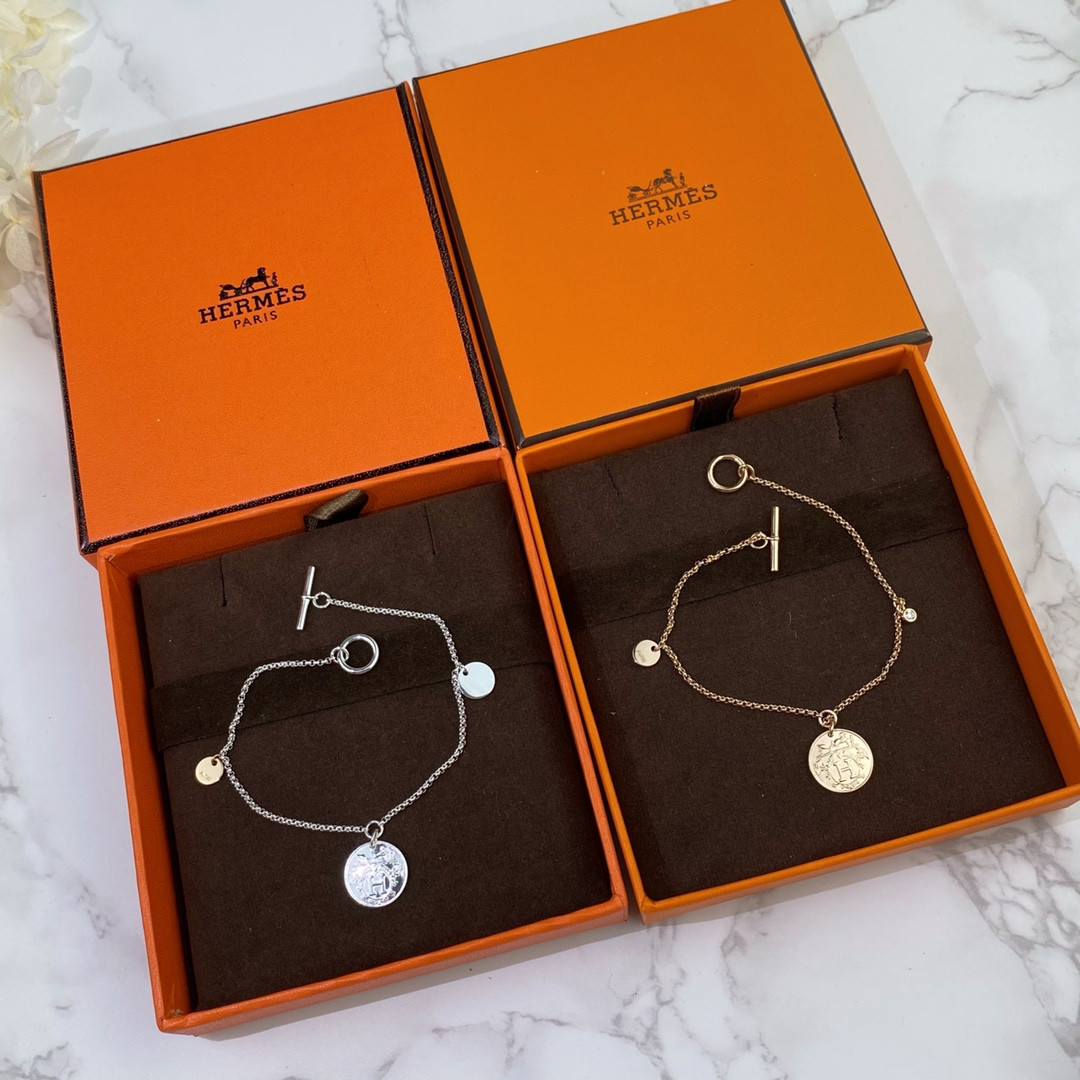 H**mes coin bracelet