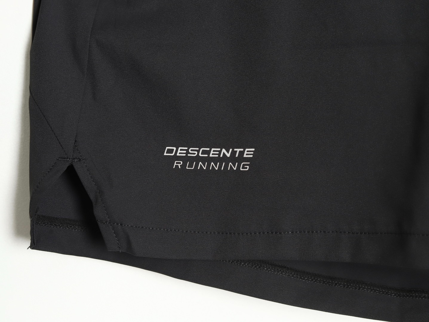 Descente Sports shorts