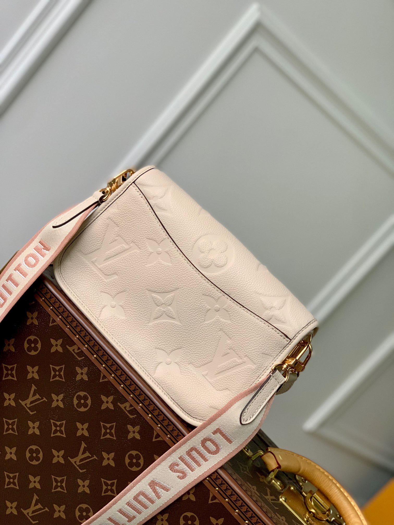 LV M46388 Diane M46388