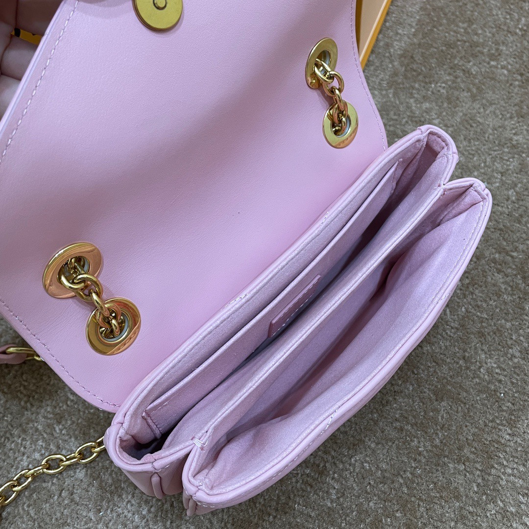 LV NEW WAVE CHAIN BAG PM M20686