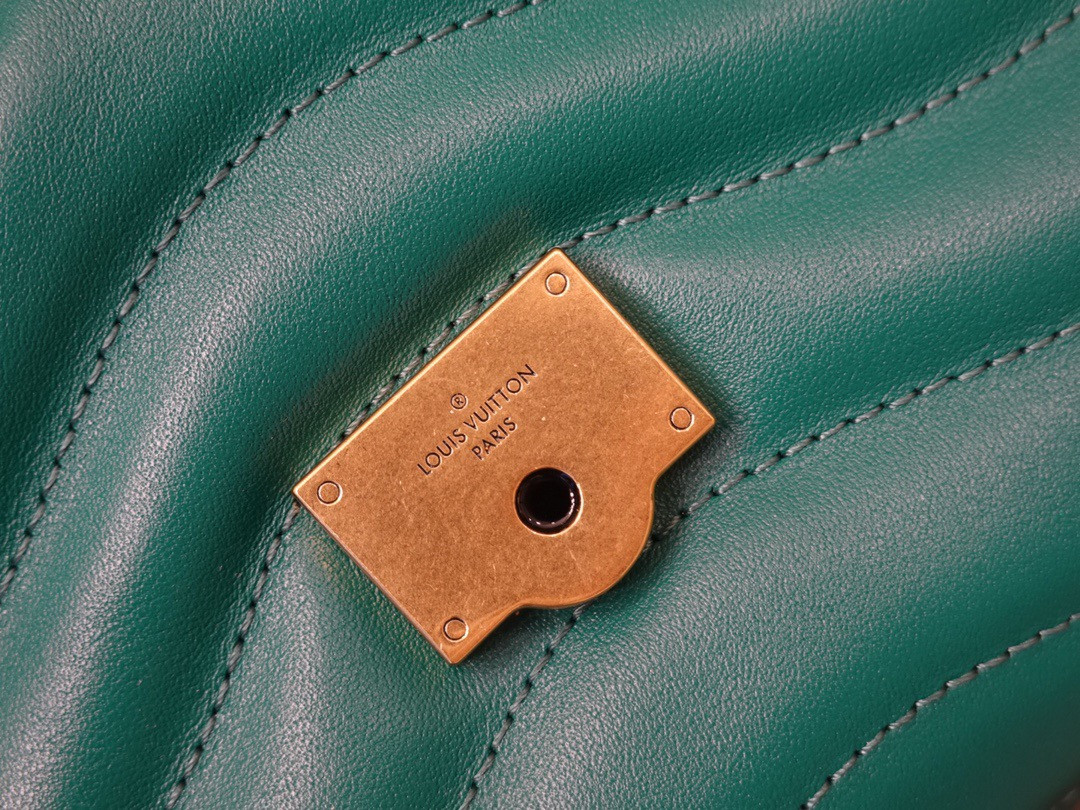 LV NEW WAVE CHAIN BAG M58664