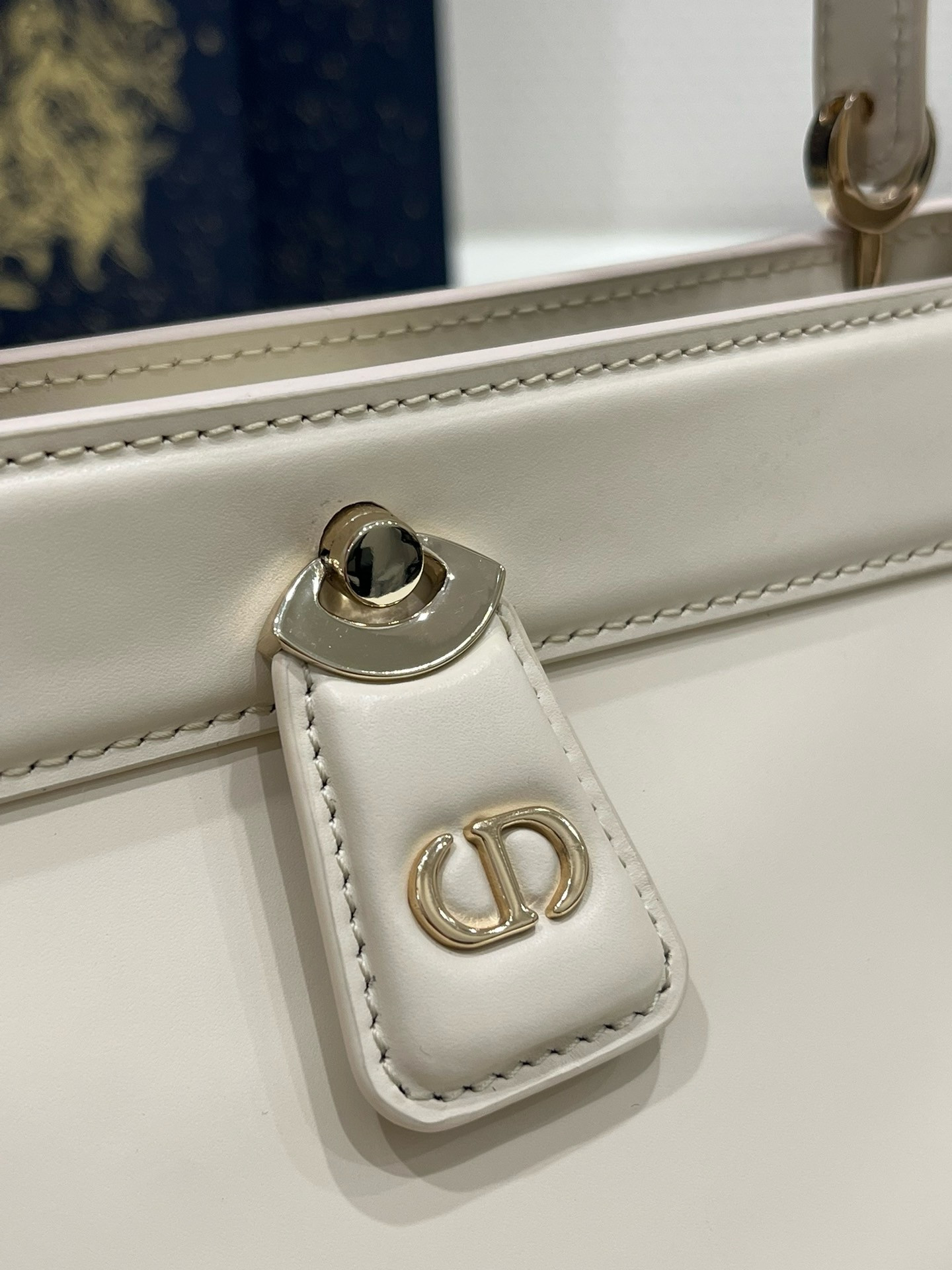 ch**an D*or small D*or key bag 8.5x5x4.5 in