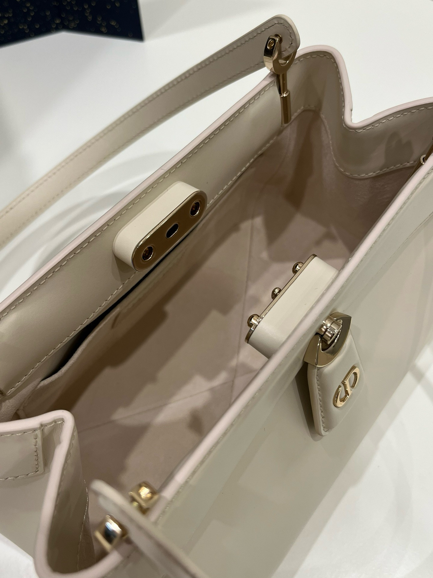 ch**an D*or small D*or key bag 8.5x5x4.5 in
