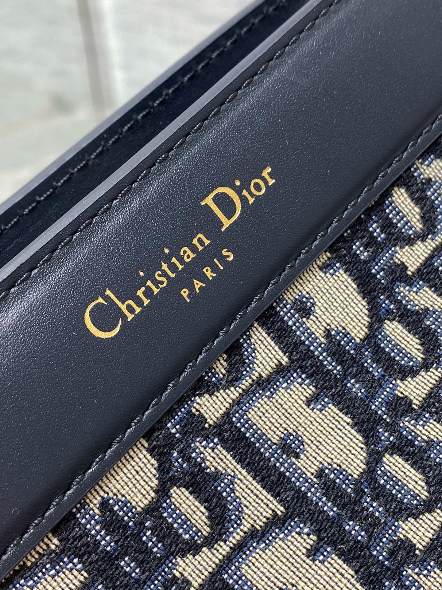 ch**an D*or small D*or key bag 8.5x5x4.5 in