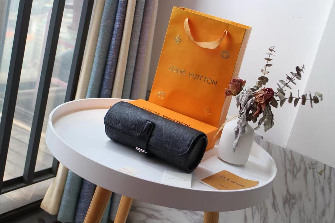 LV Watch Case M47530 20 x 8 x 8CM