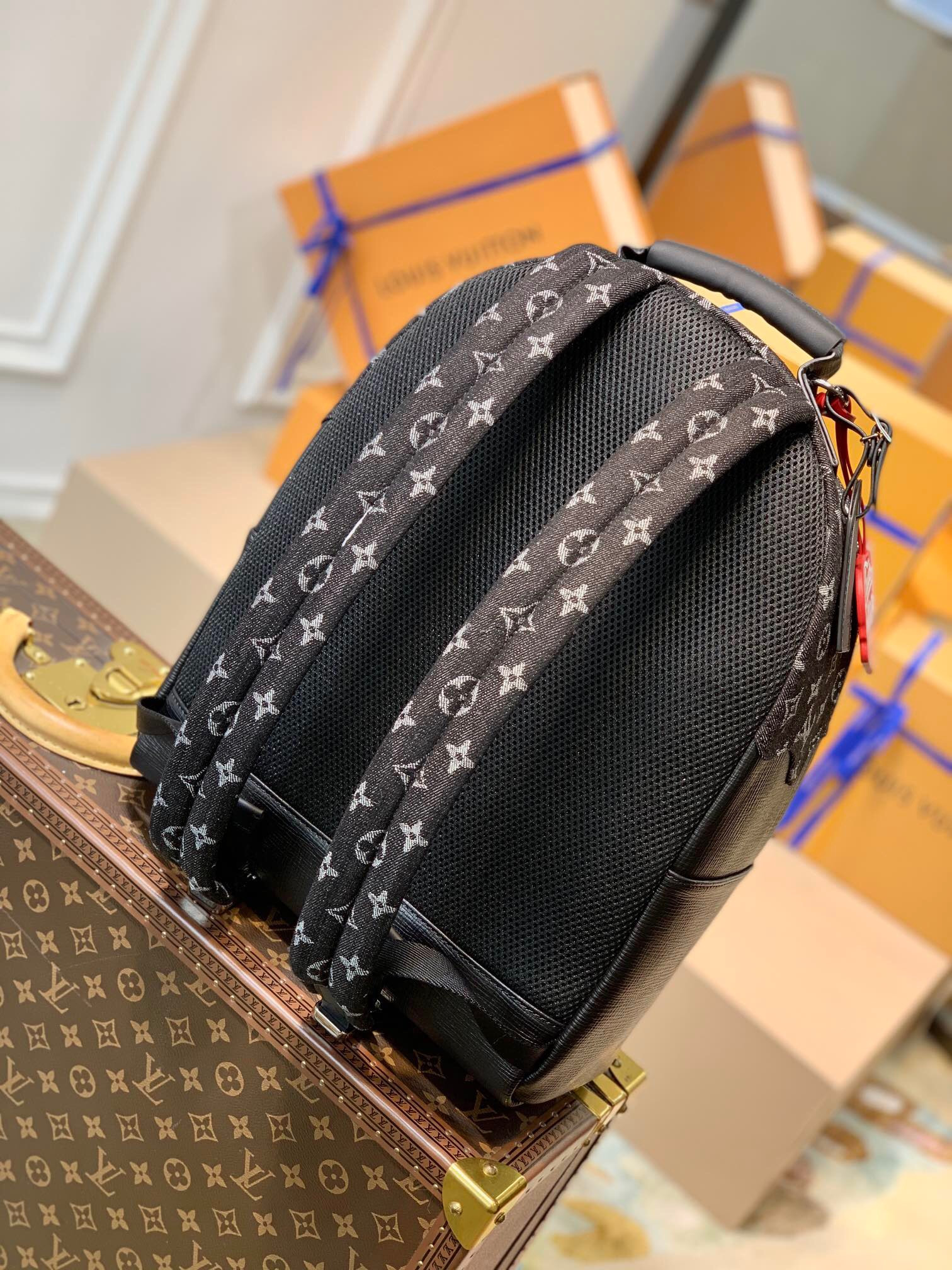 LV BACKPACK MULTIPOCKET M45973