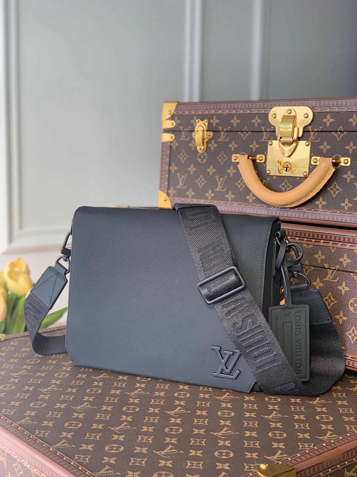 LV MESSENGER M57080