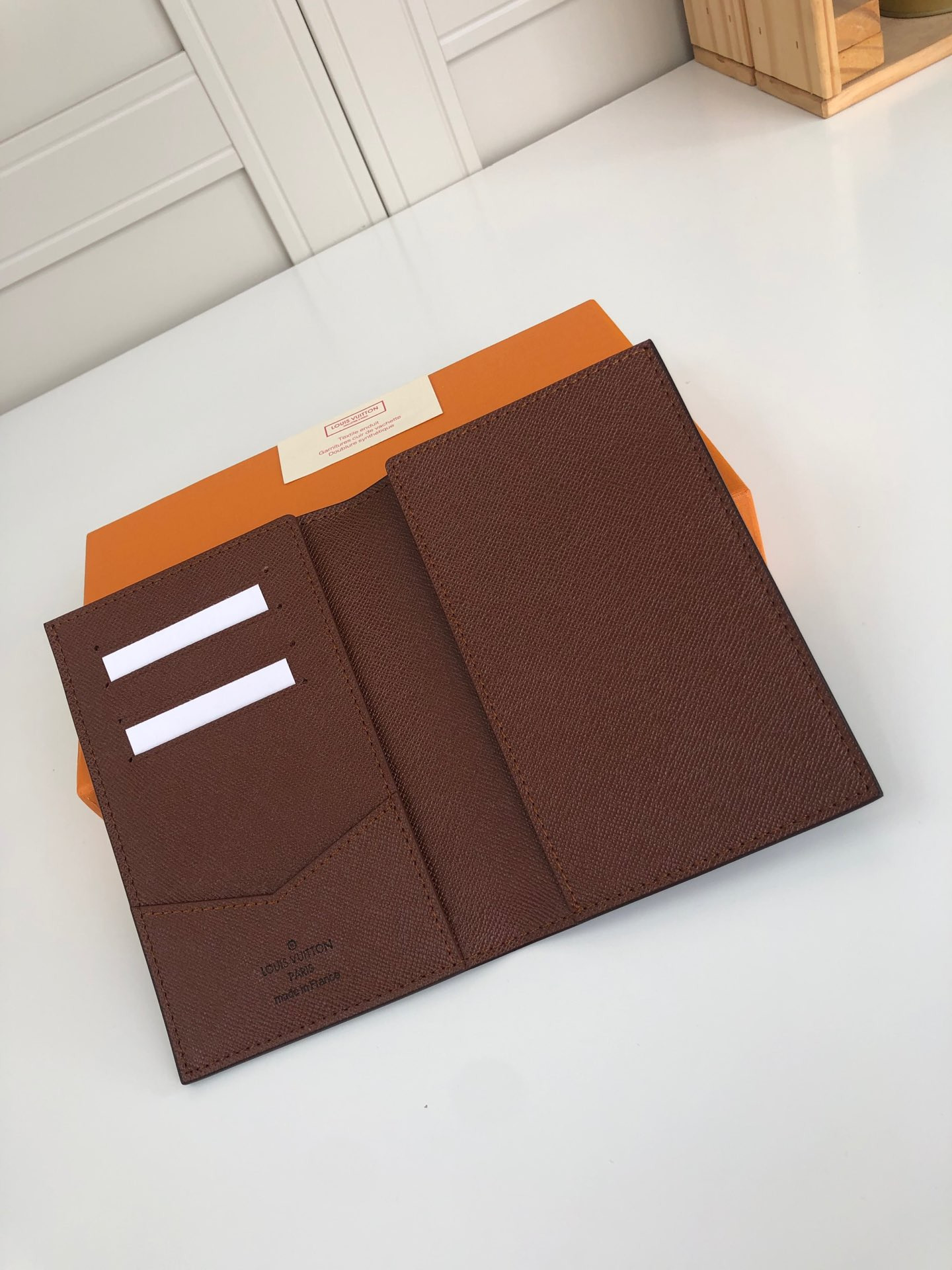 PASSPORT COVER M64502