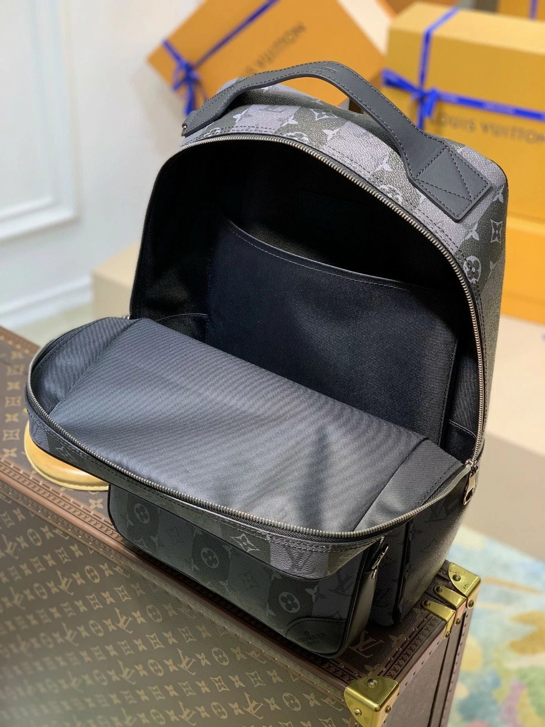LV UTILITARY BACKPACK M45962
