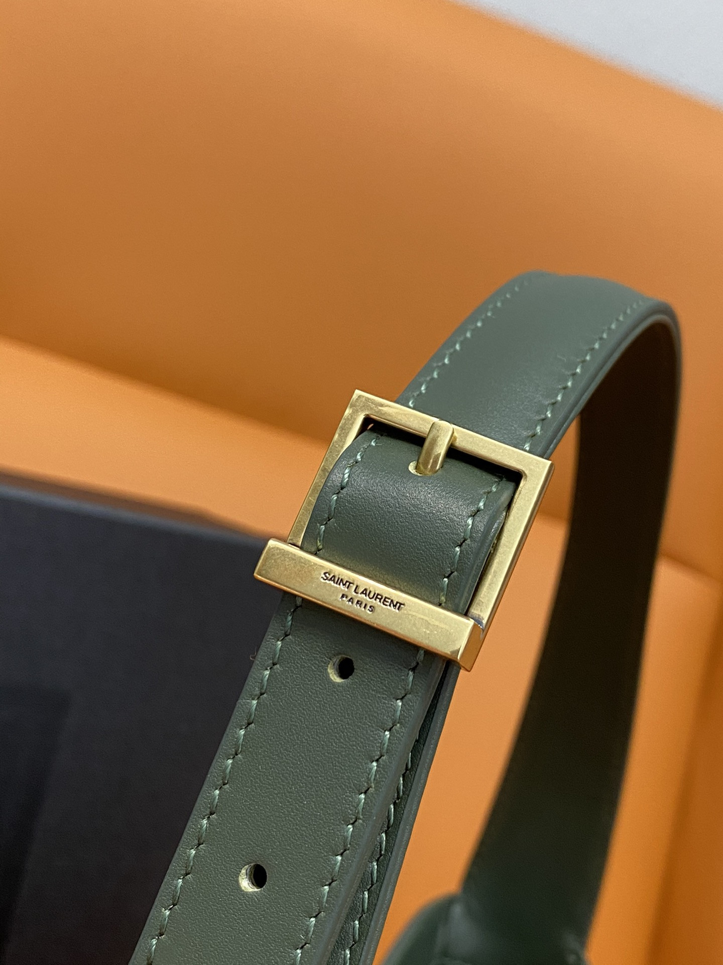 Y*L le 5 À 7 in smooth leather vert fonce  23 x 16 x 6.5 cm