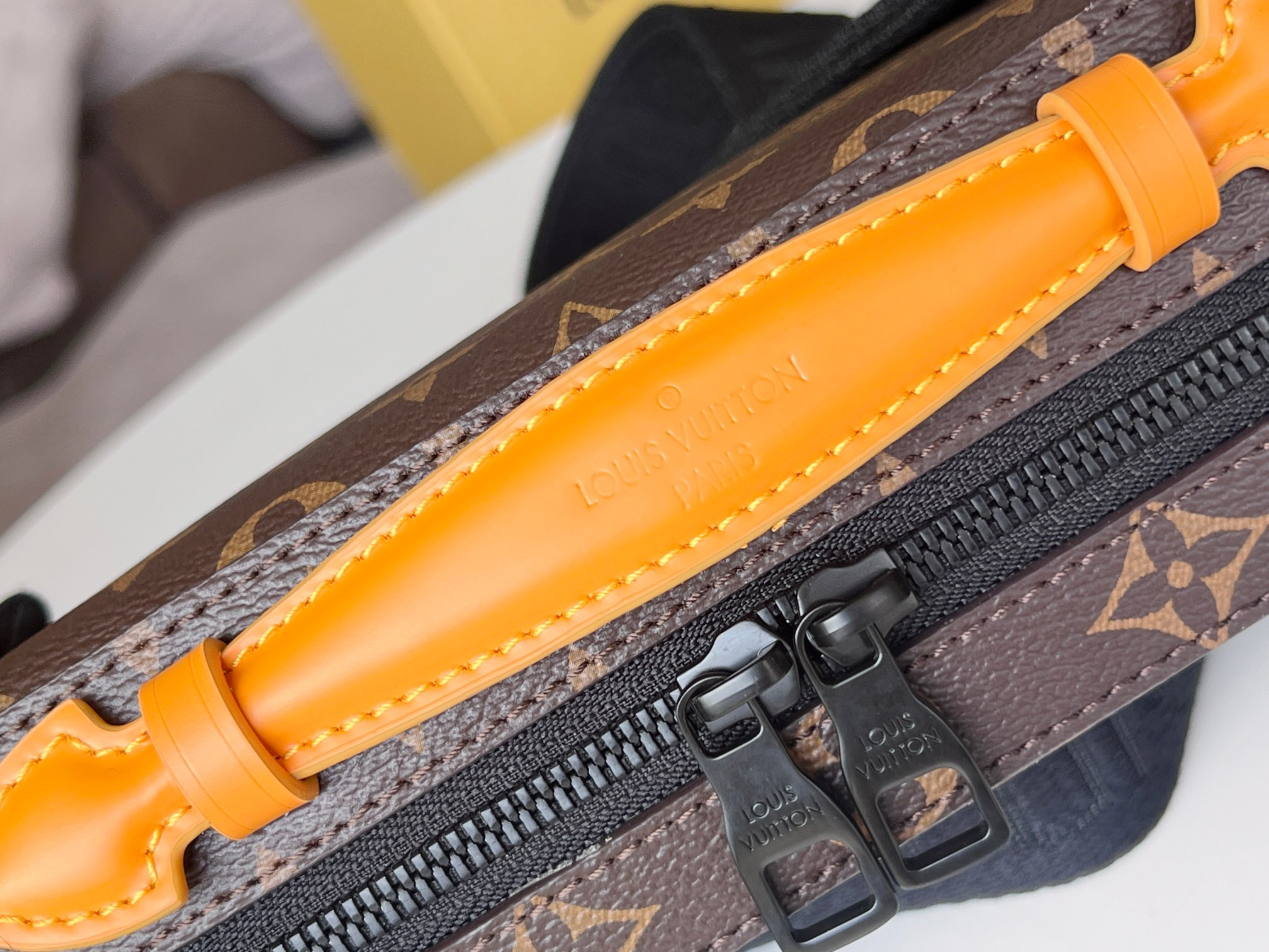 LV Handle Soft Trunk M46689 21.5x15x7cm