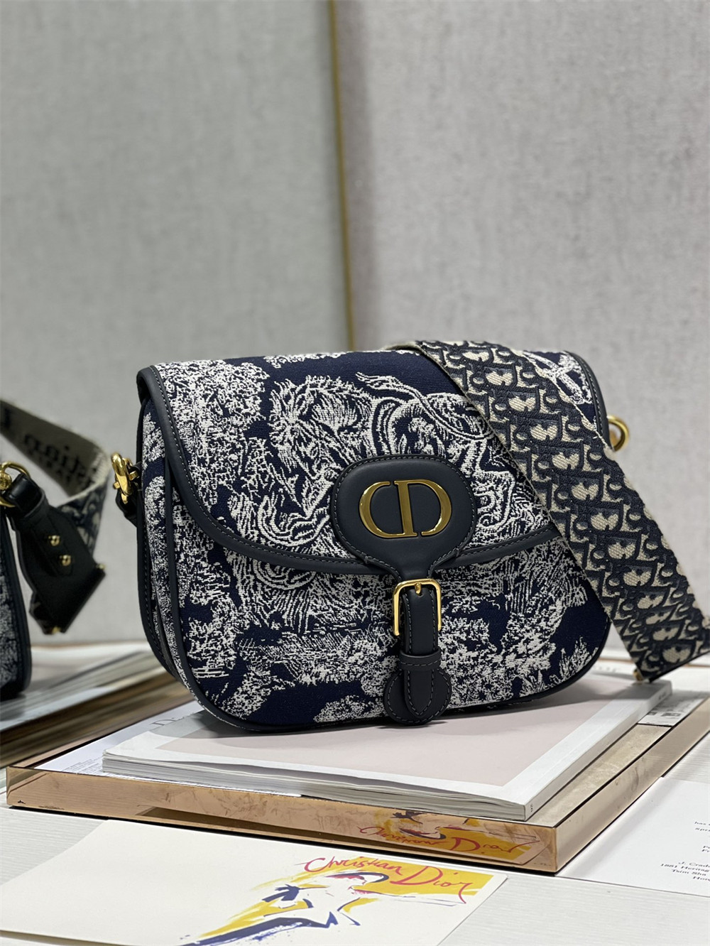 large D*or bobby bag oblique
