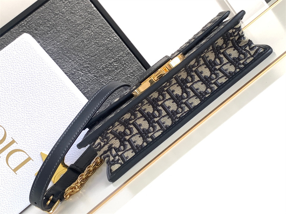 D*or 30 montaigne east-west bag with chain blue D*or oblique jacquard 25x16.5x8 cm